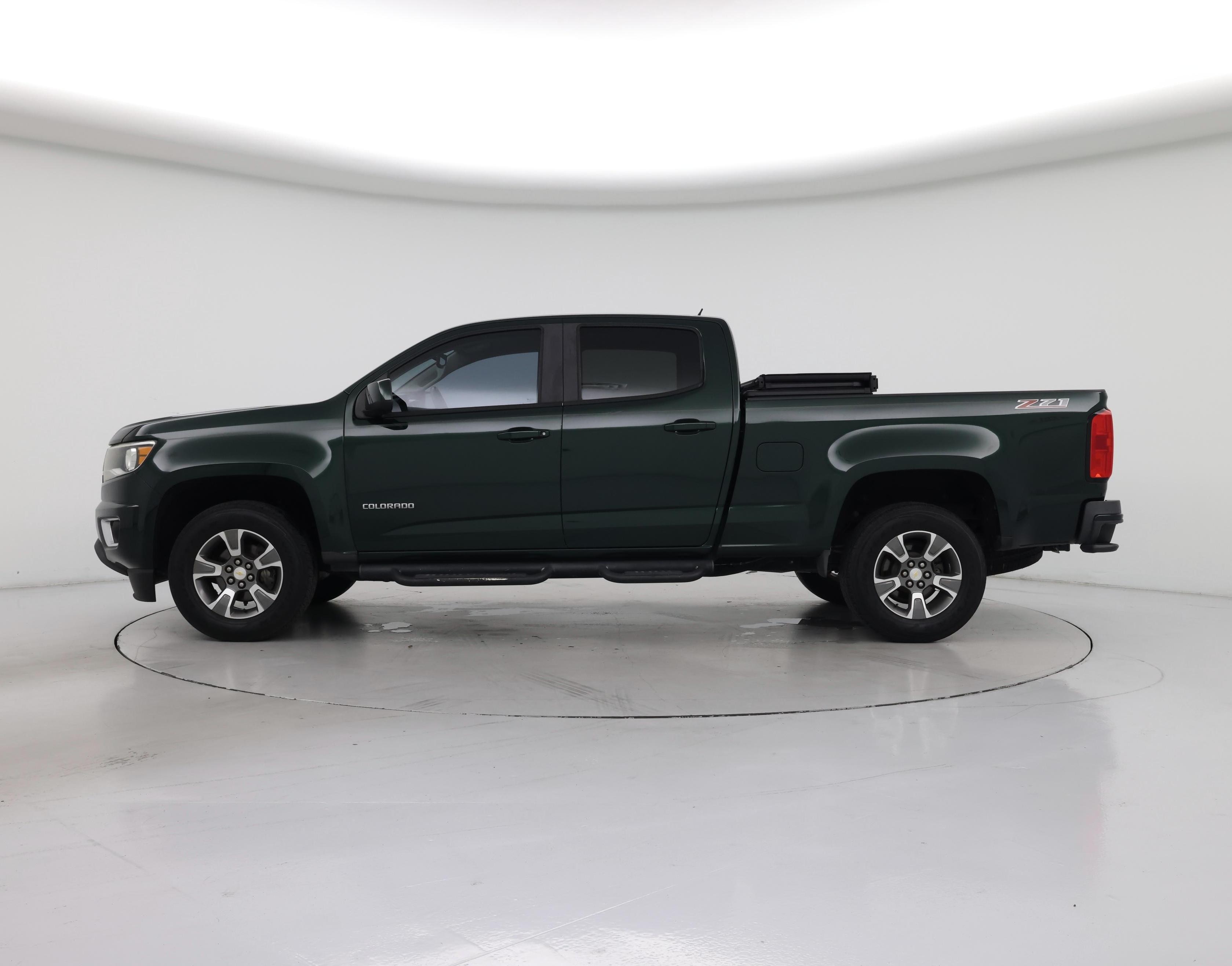 Thumbnail: 2015 Chevrolet Colorado - 3