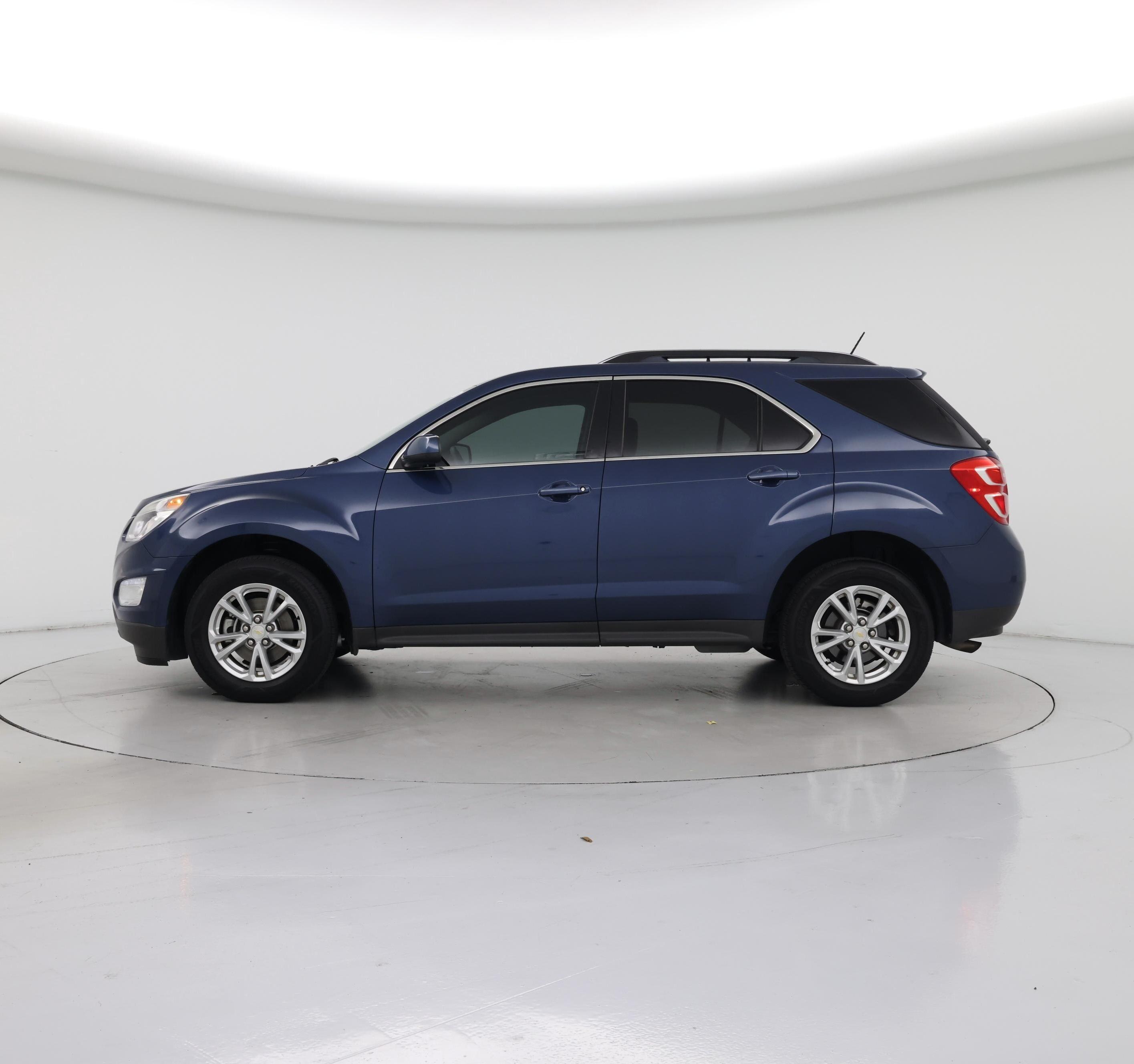Thumbnail: 2017 Chevrolet Equinox - 3