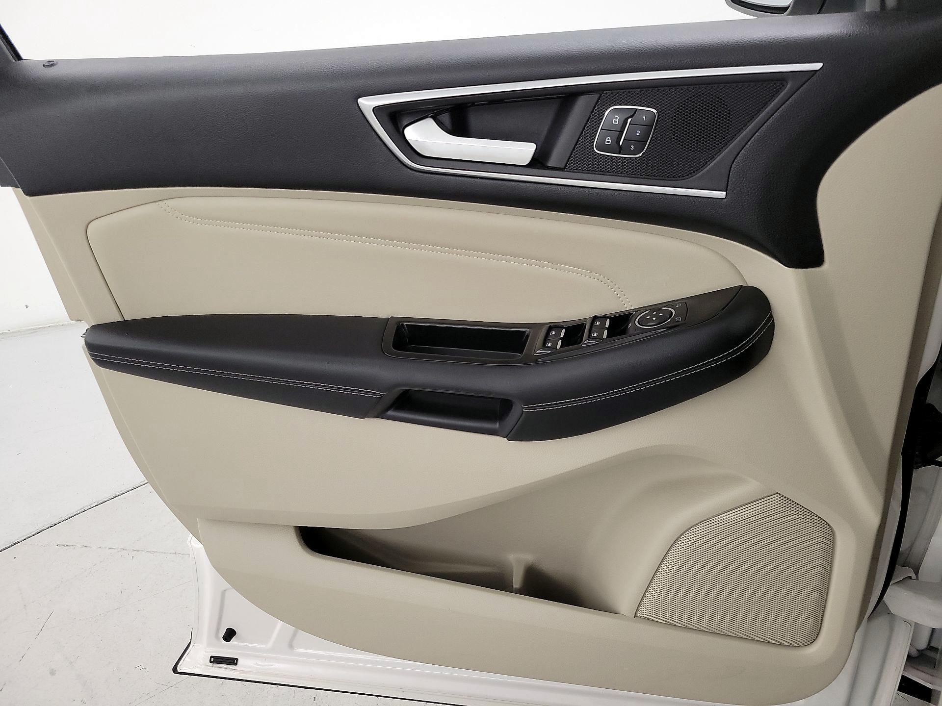 Thumbnail: 2015 Ford Edge - 12