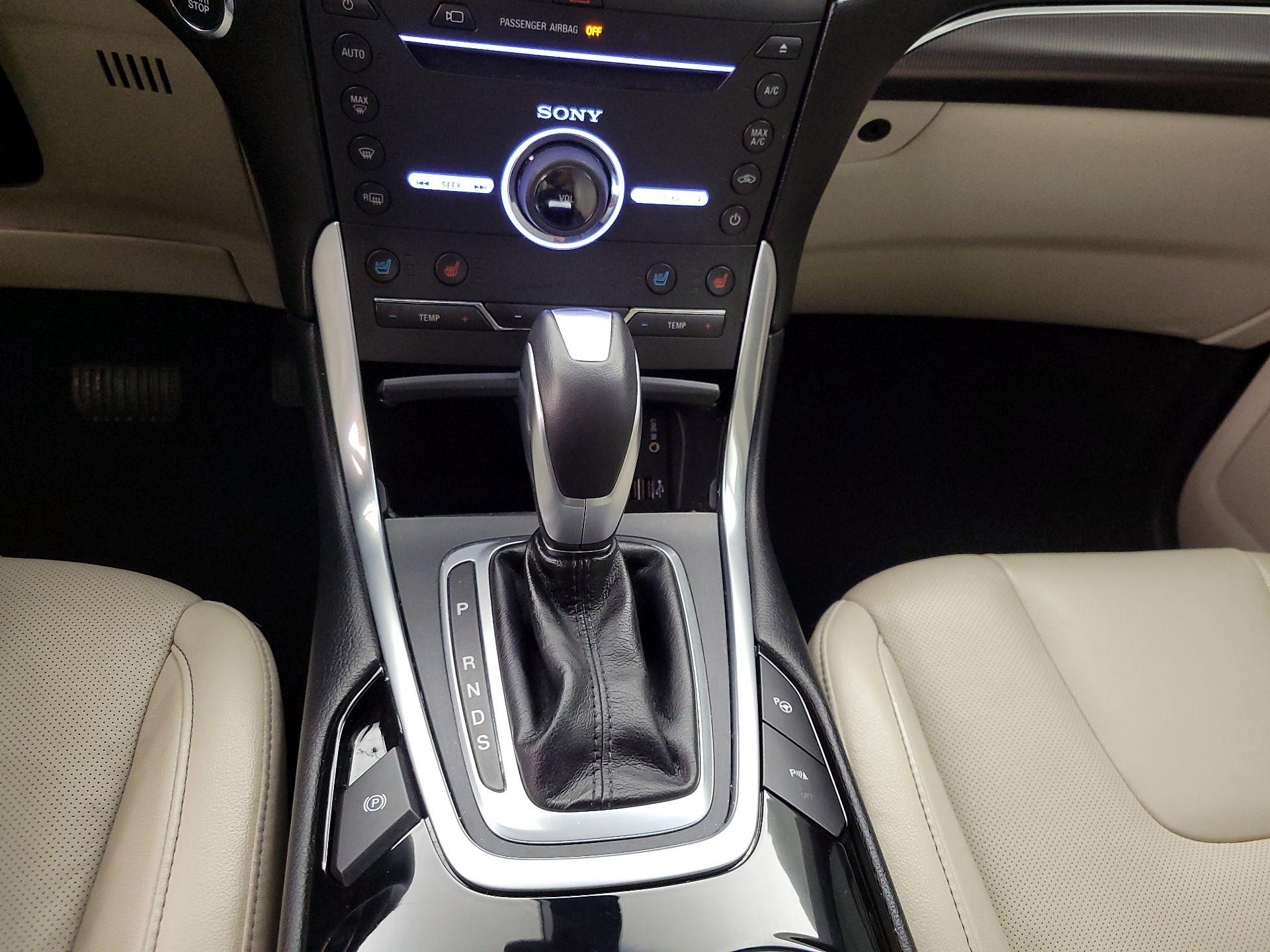 Thumbnail: 2015 Ford Edge - 17