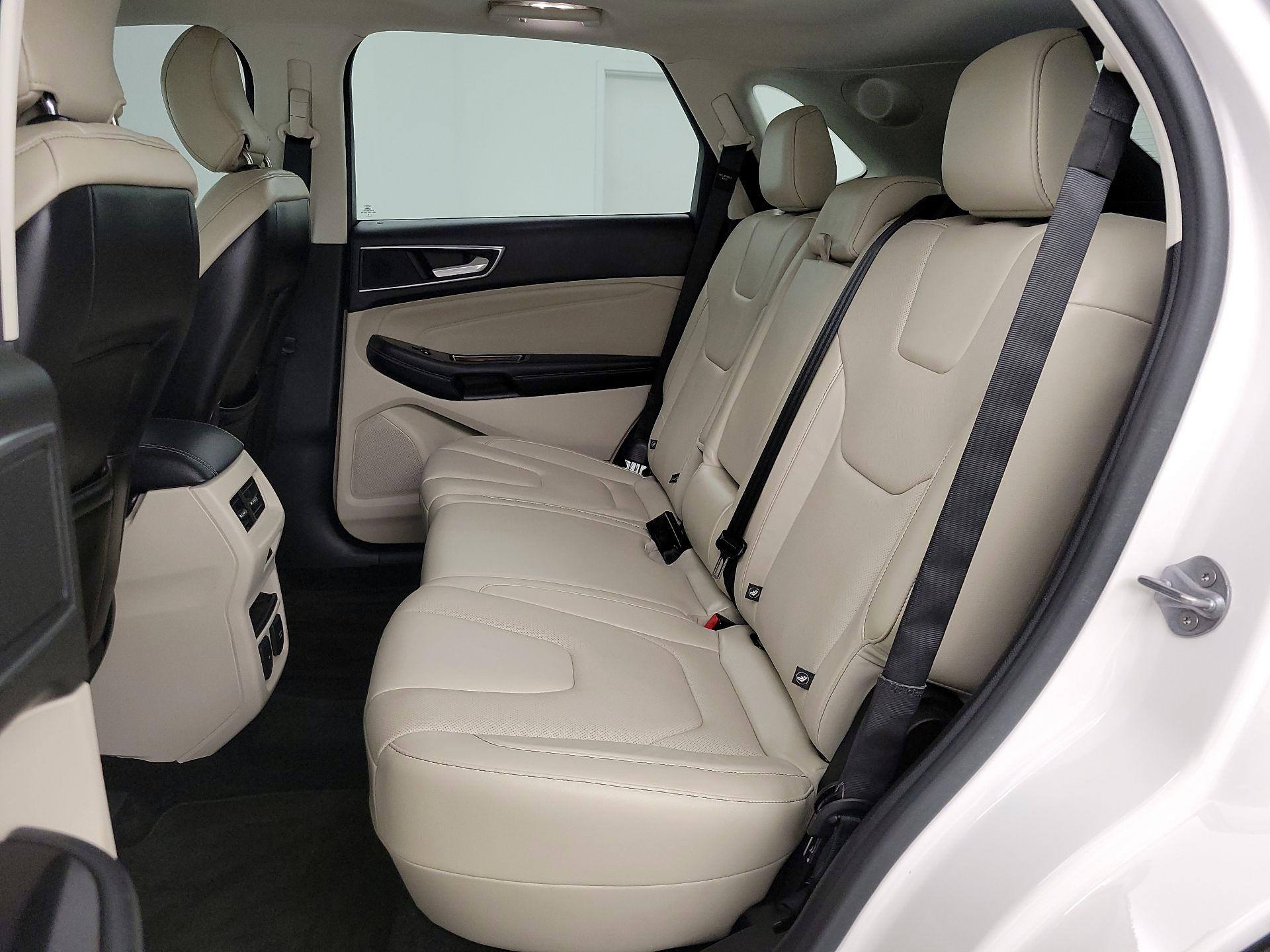 Thumbnail: 2015 Ford Edge - 20