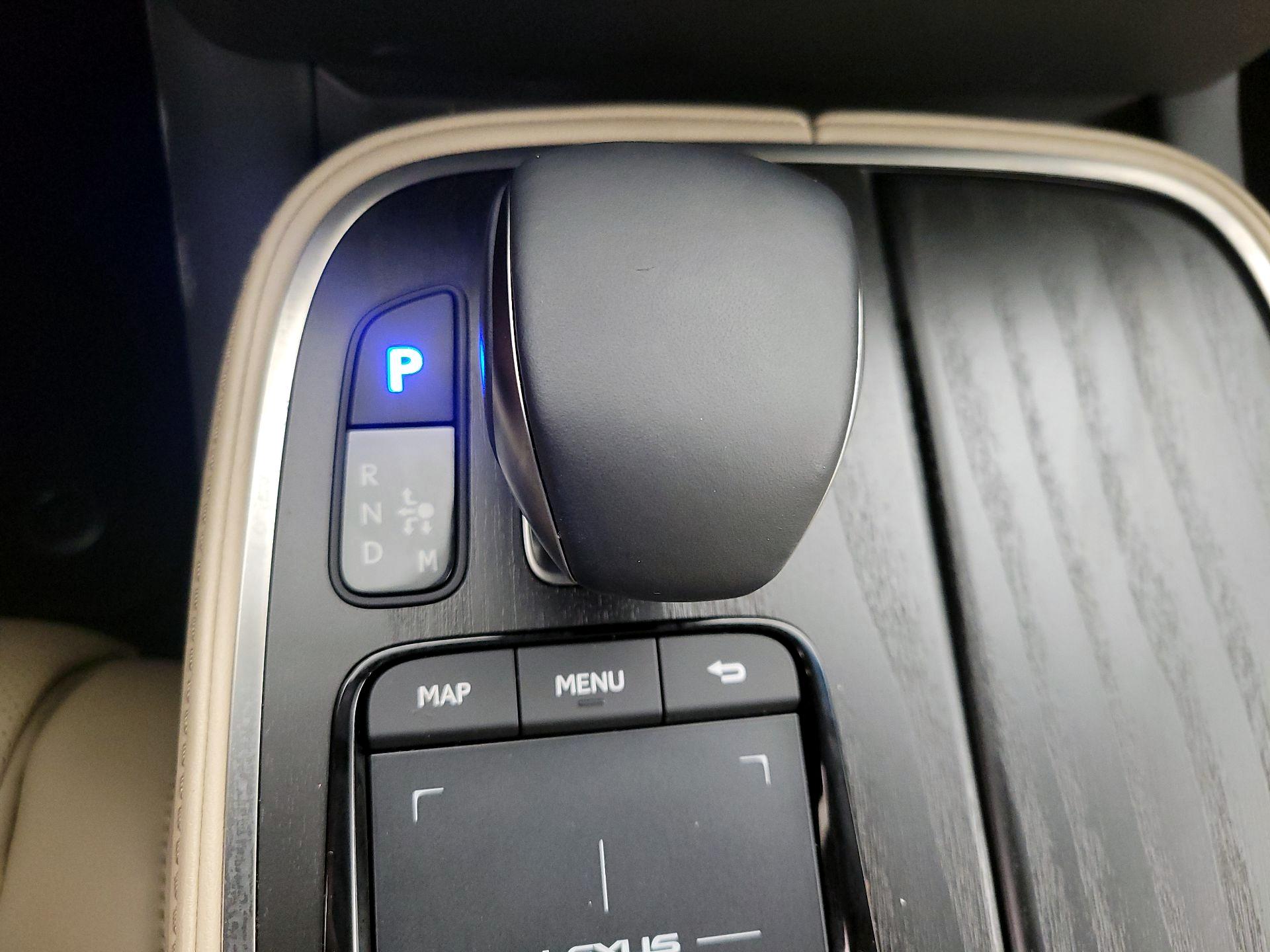 Thumbnail: 2021 Lexus LS - 17
