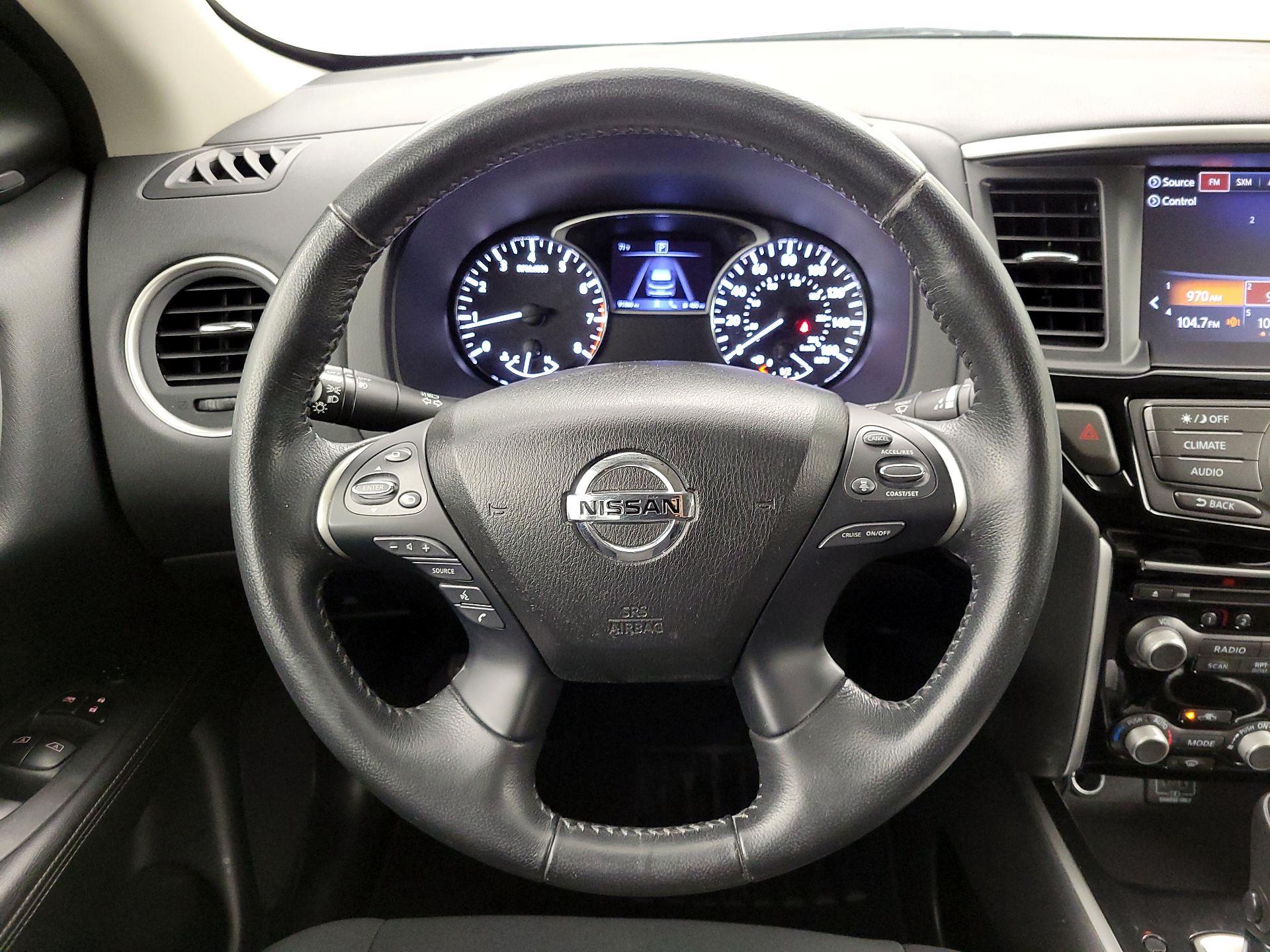 Thumbnail: 2019 Nissan Pathfinder - 10