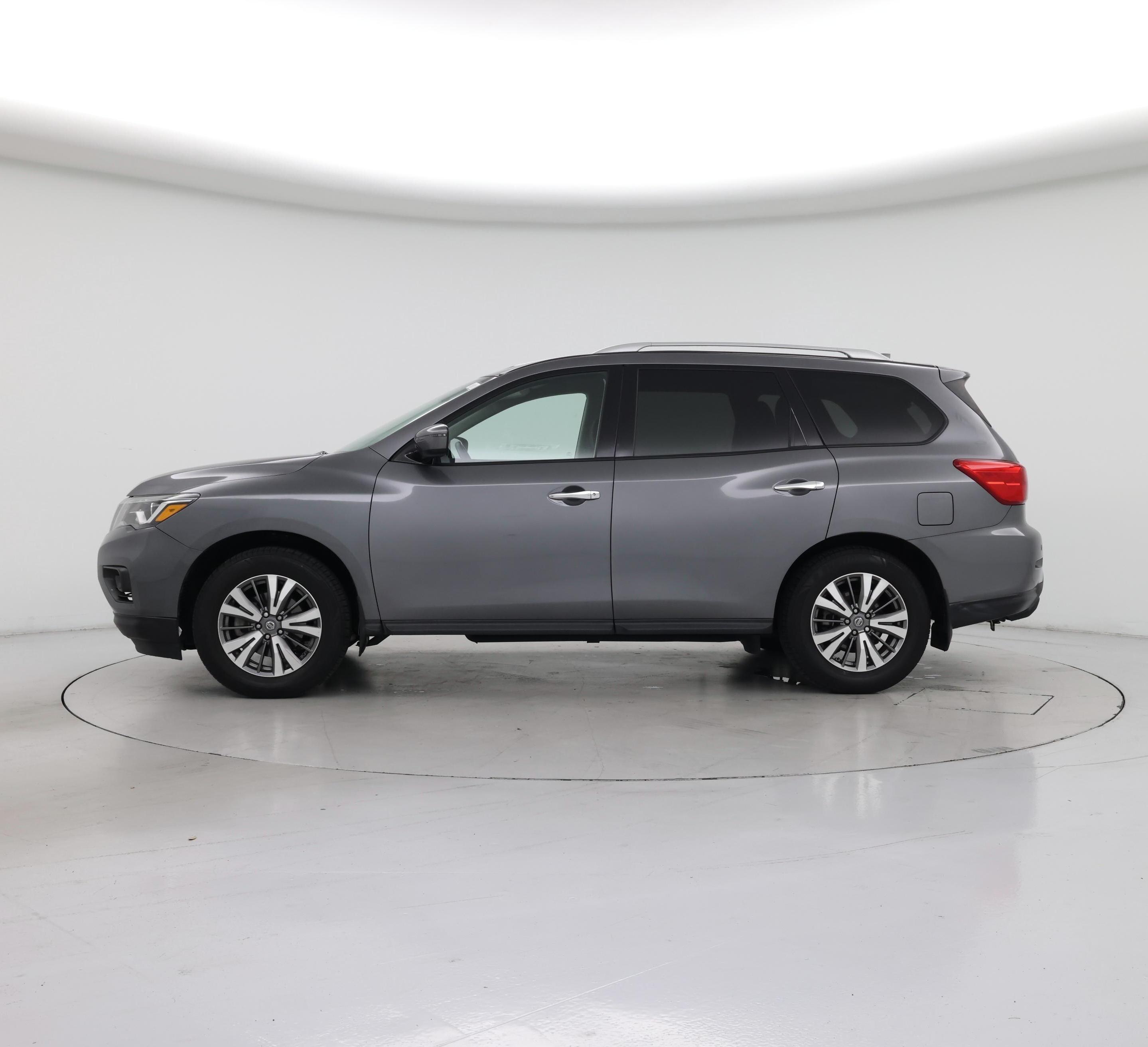 Thumbnail: 2019 Nissan Pathfinder - 3