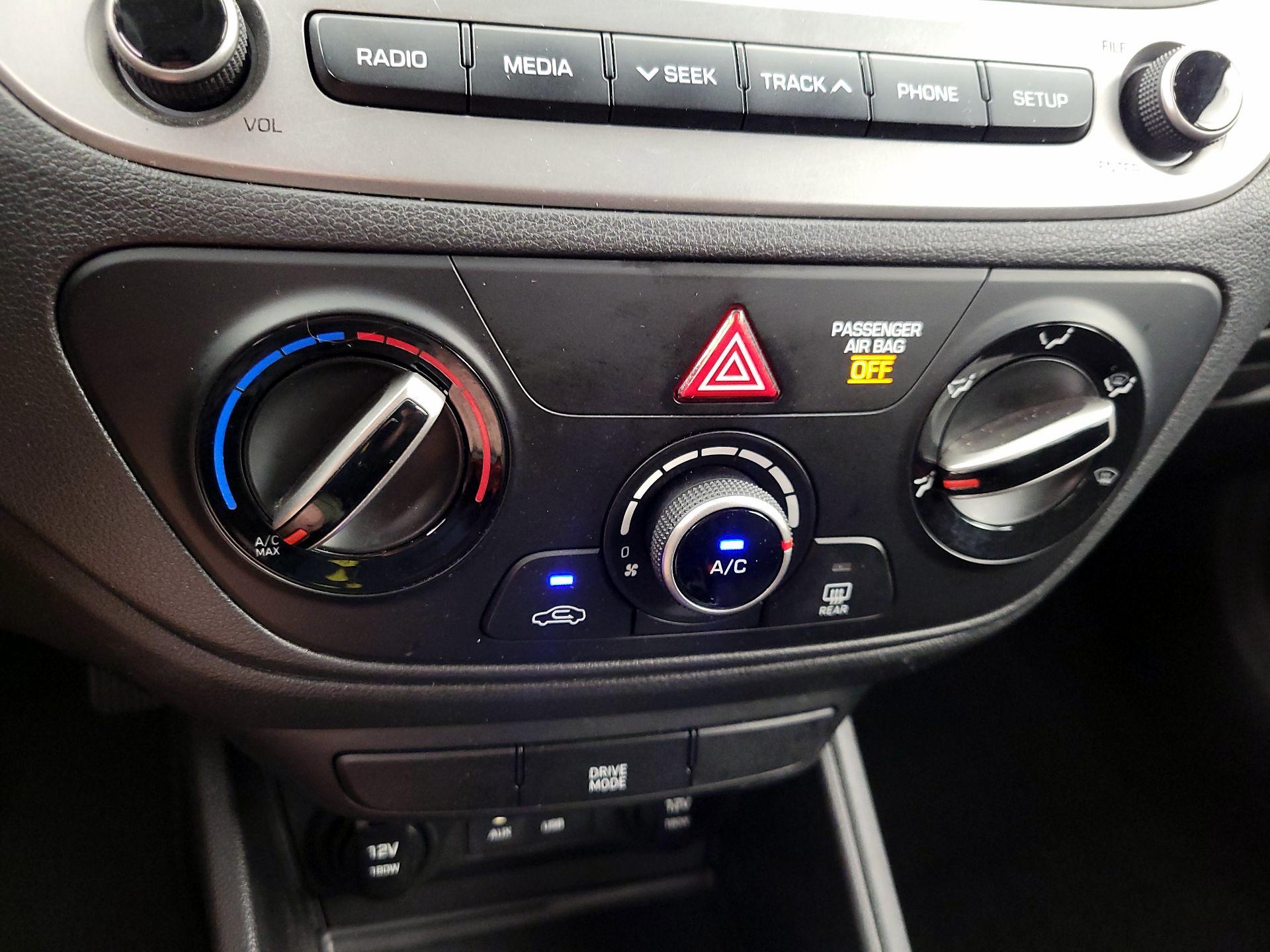 Thumbnail: 2019 Hyundai Accent - 16