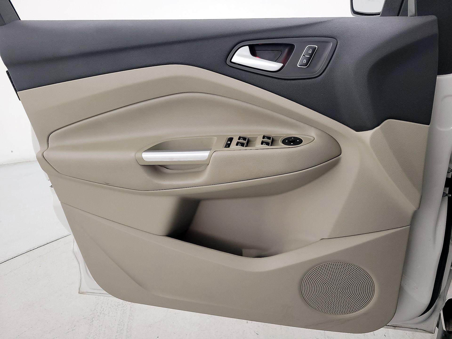 Thumbnail: 2016 Ford C-Max - 12