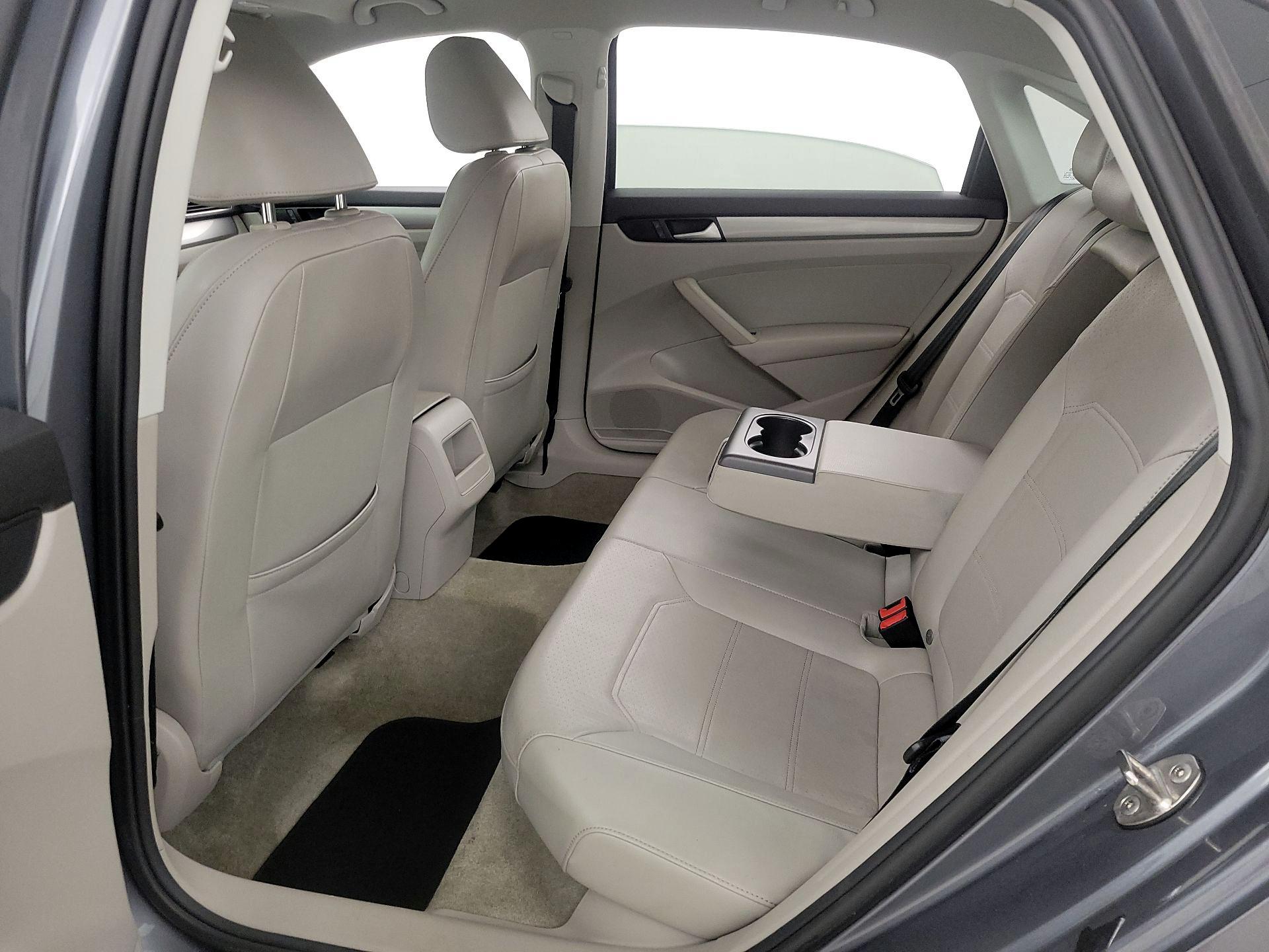 Thumbnail: 2015 Volkswagen Passat - 19