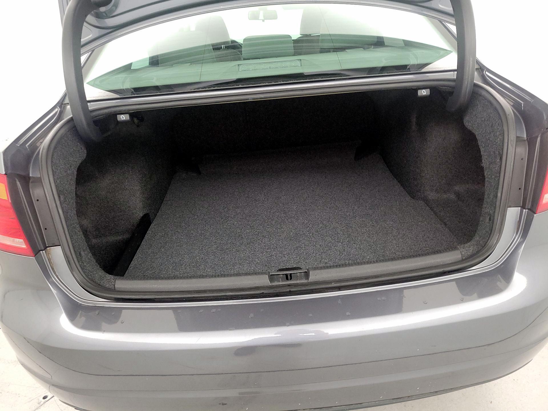 Thumbnail: 2015 Volkswagen Passat - 20
