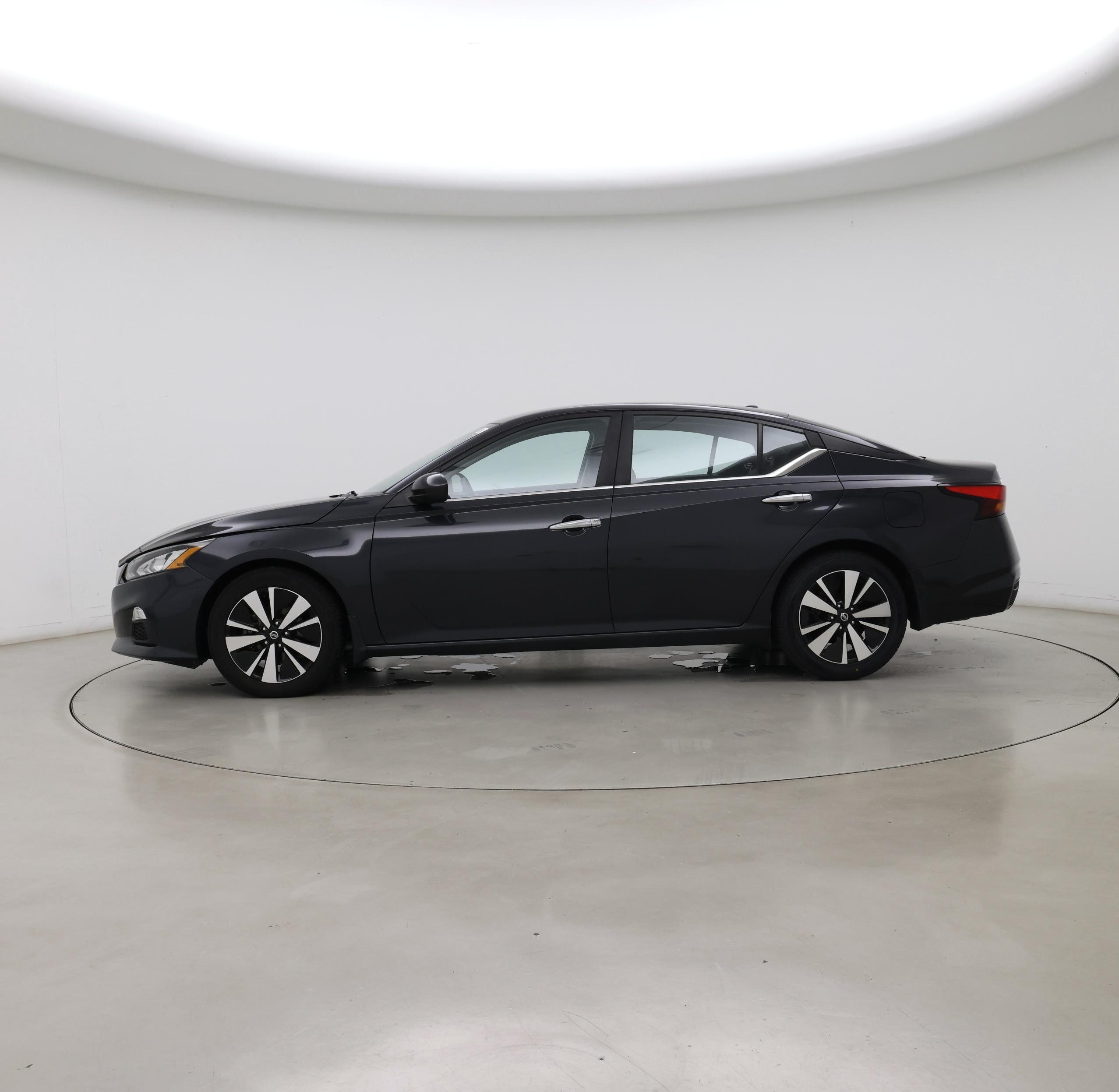 Thumbnail: 2021 Nissan Altima - 3