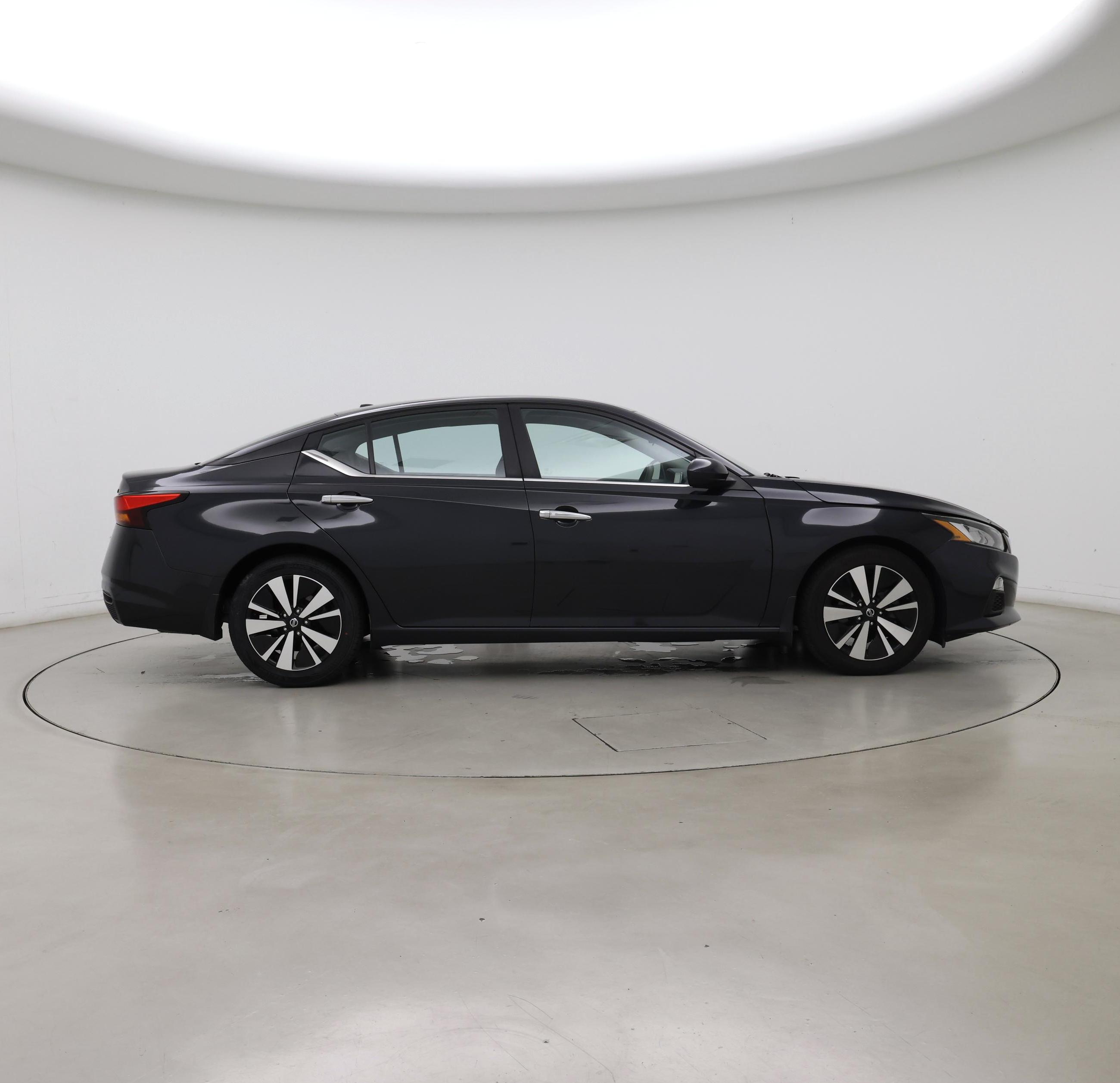 Thumbnail: 2021 Nissan Altima - 7