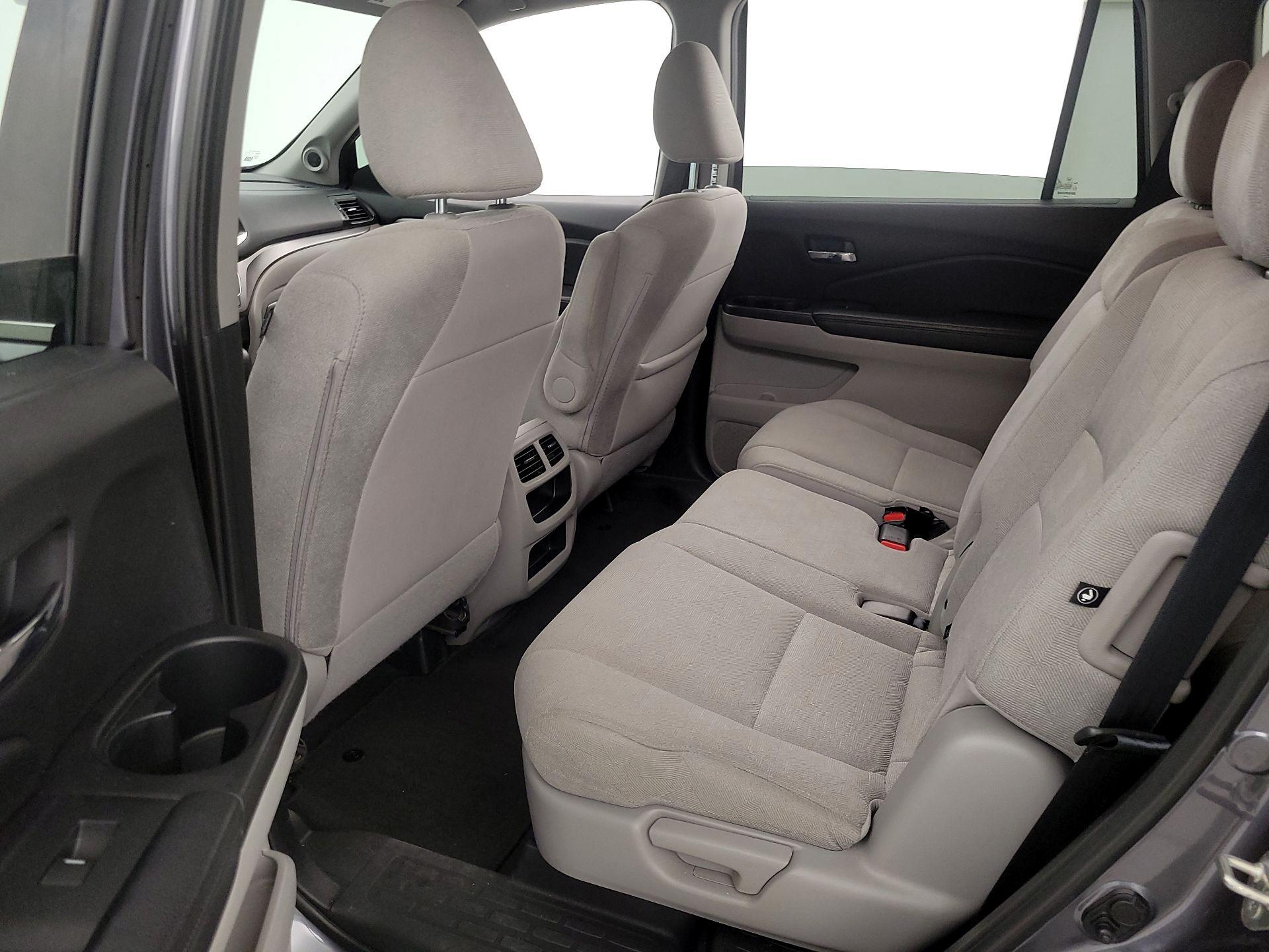 Thumbnail: 2019 Honda Pilot - 19