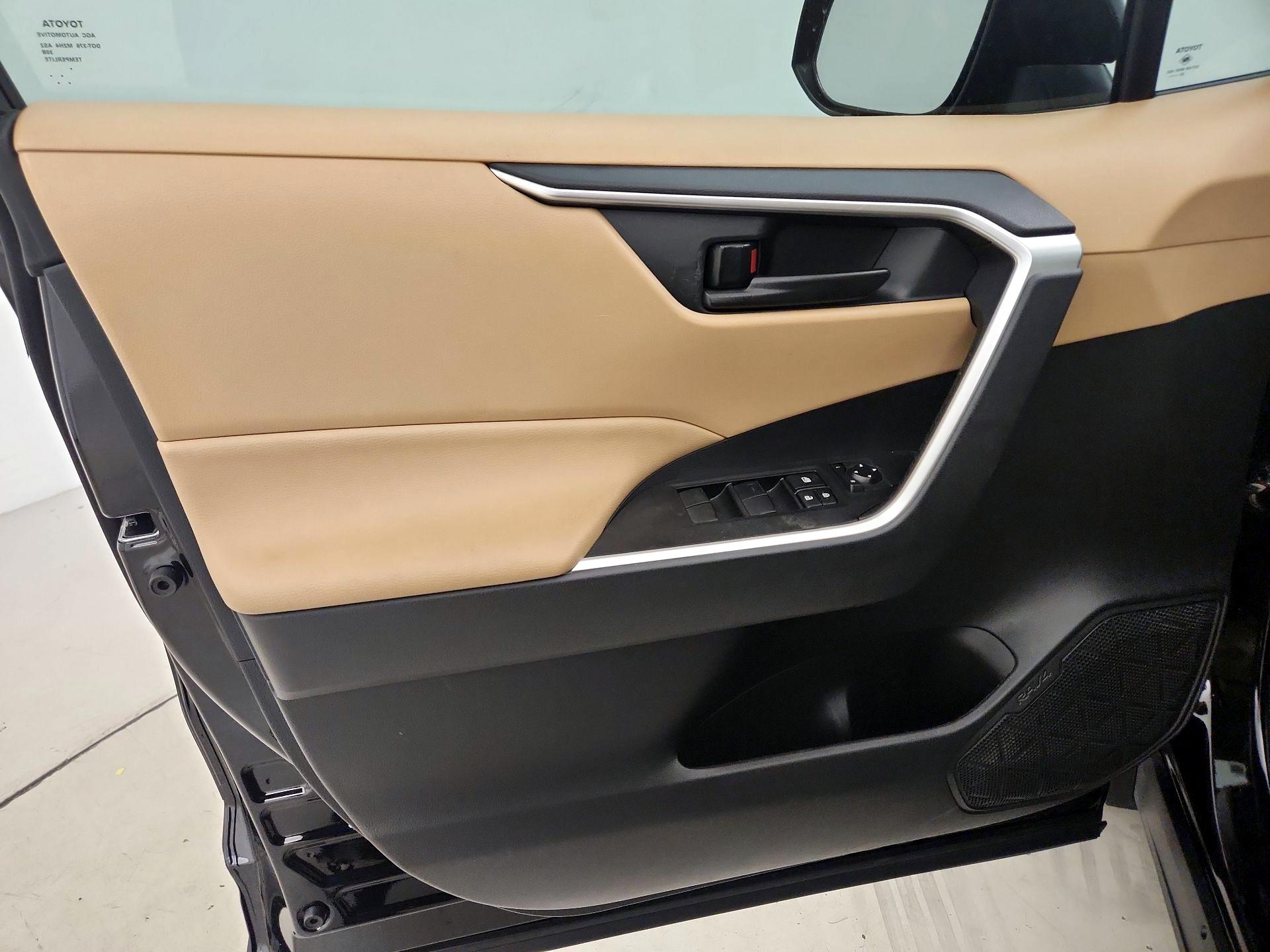 Thumbnail: 2023 Toyota RAV4 - 12