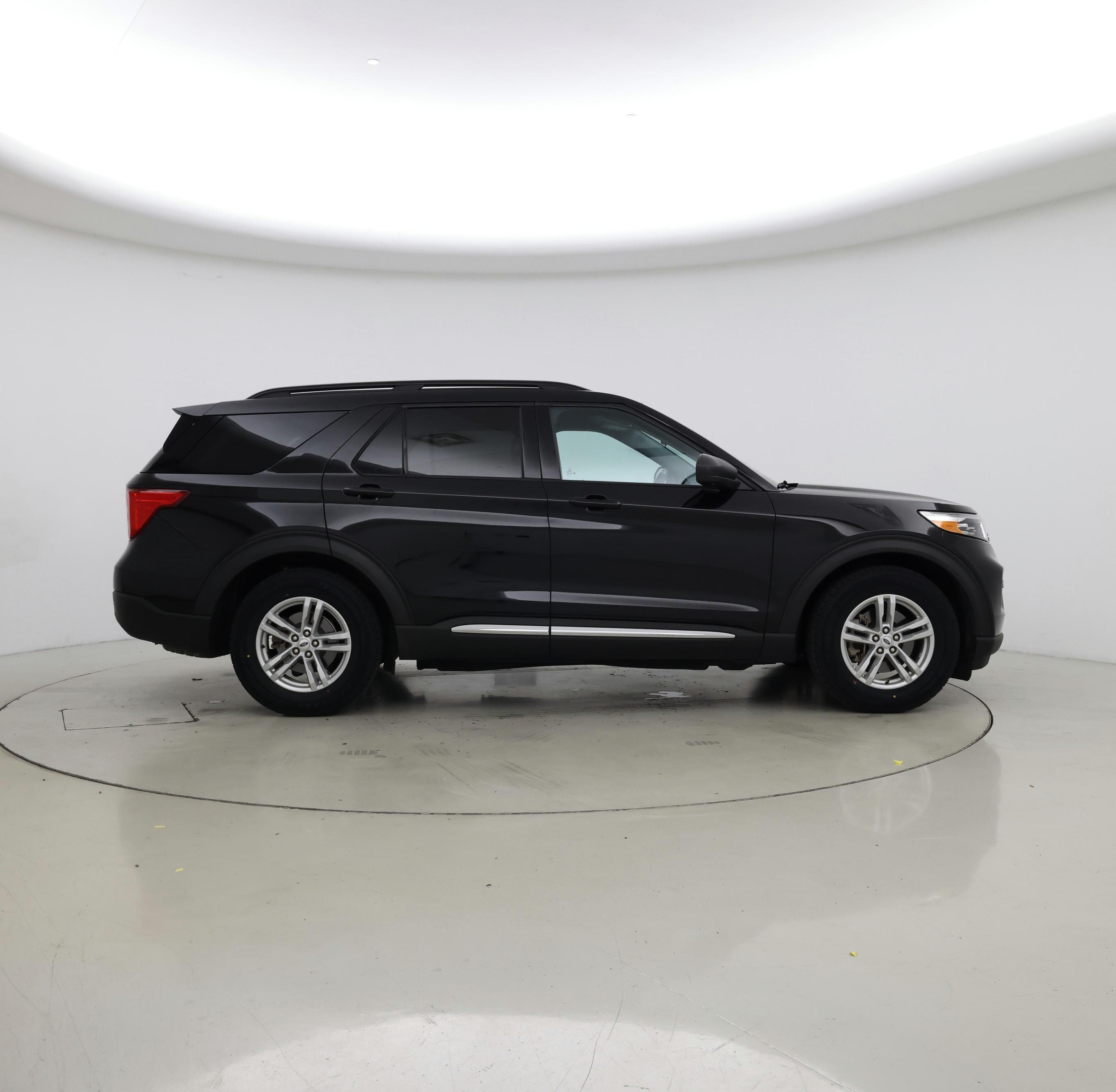 Thumbnail: 2022 Ford Explorer - 7