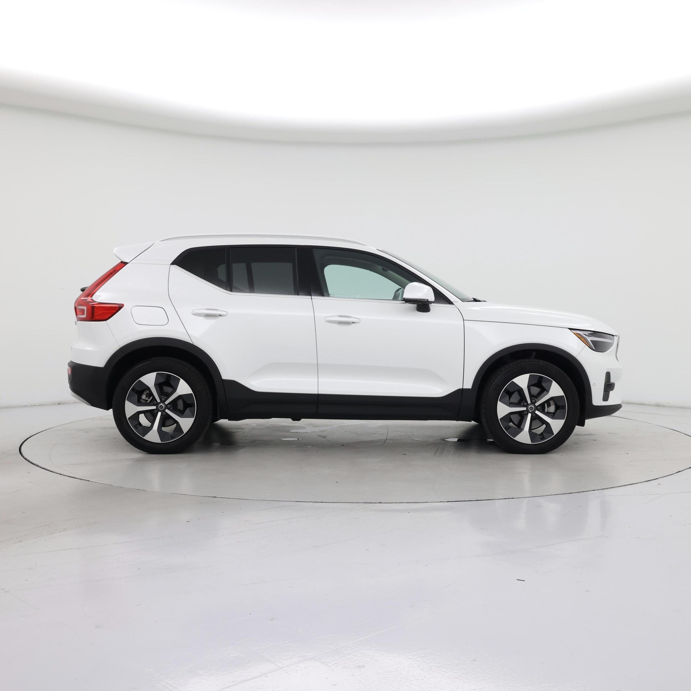Thumbnail: 2024 Volvo XC40 - 7