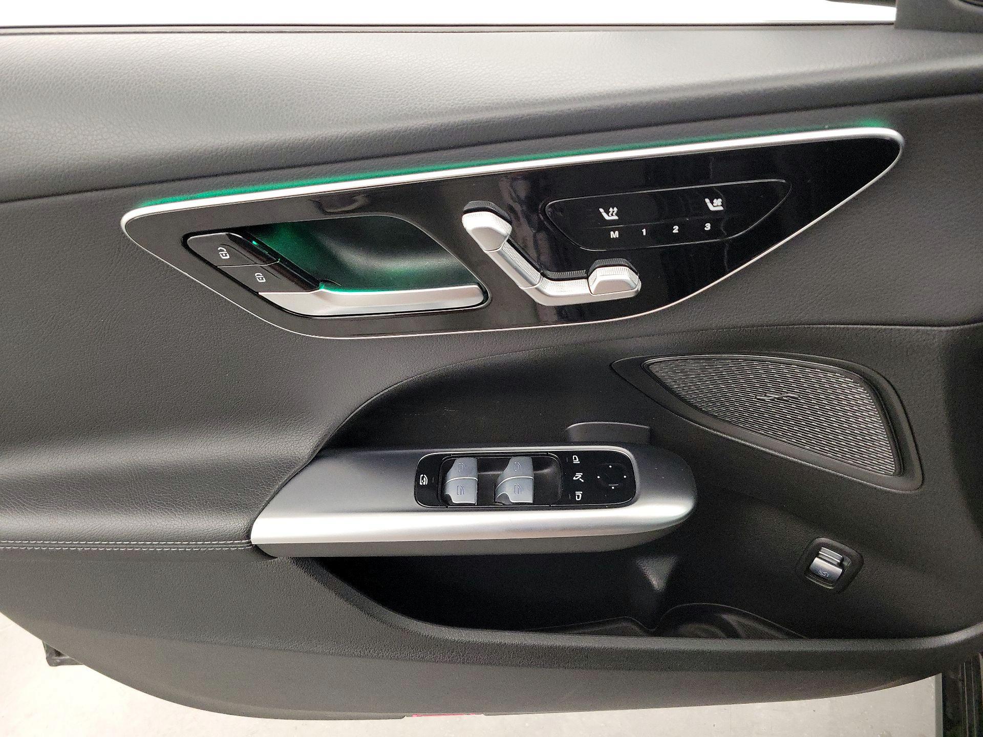 Thumbnail: 2024 Mercedes-Benz C-Class - 12