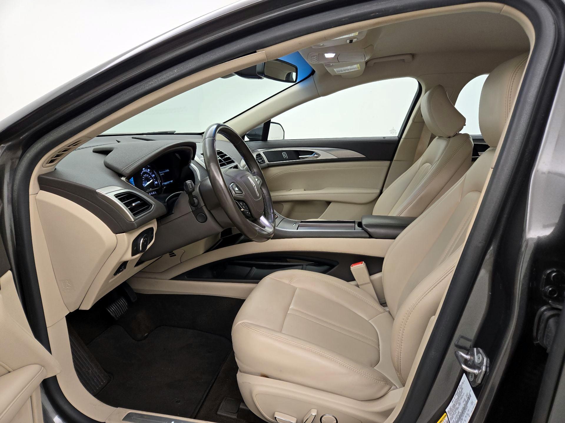 Thumbnail: 2020 Lincoln MKZ - 11