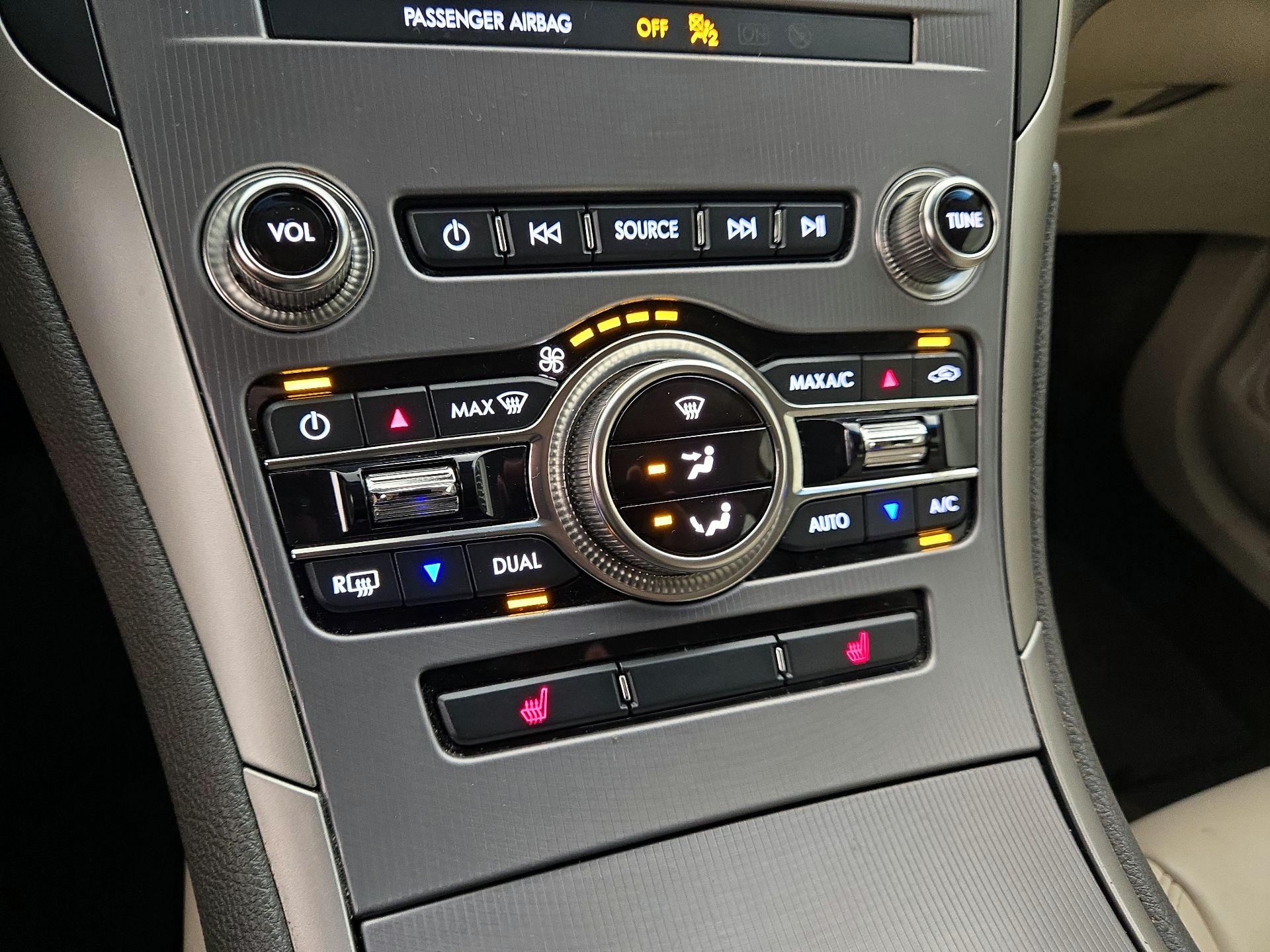 Thumbnail: 2020 Lincoln MKZ - 17