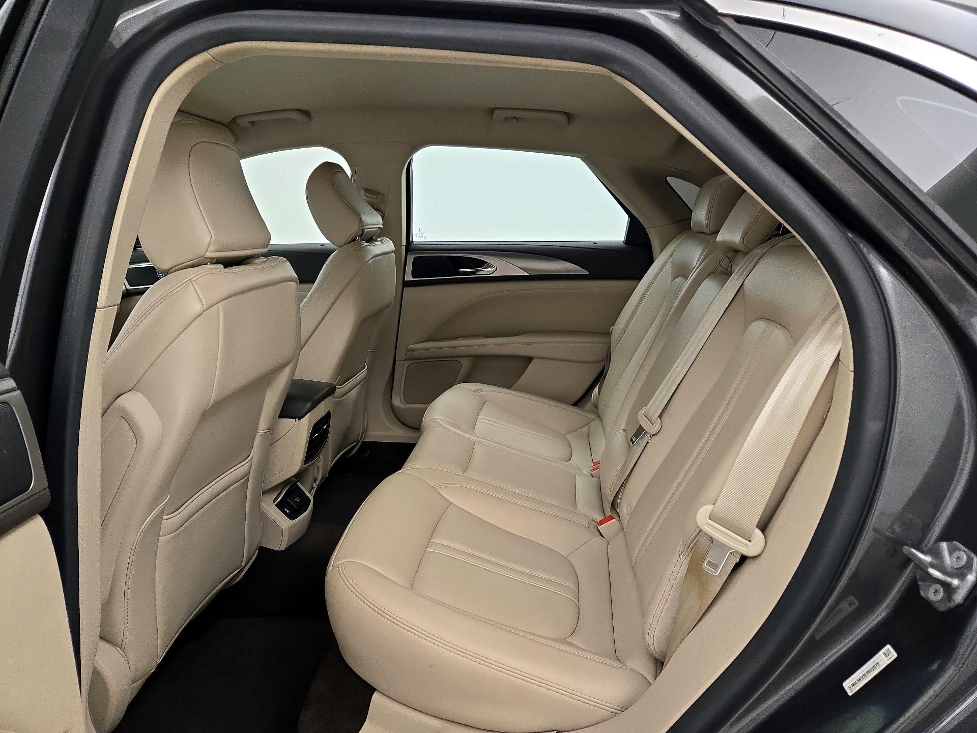 Thumbnail: 2020 Lincoln MKZ - 20