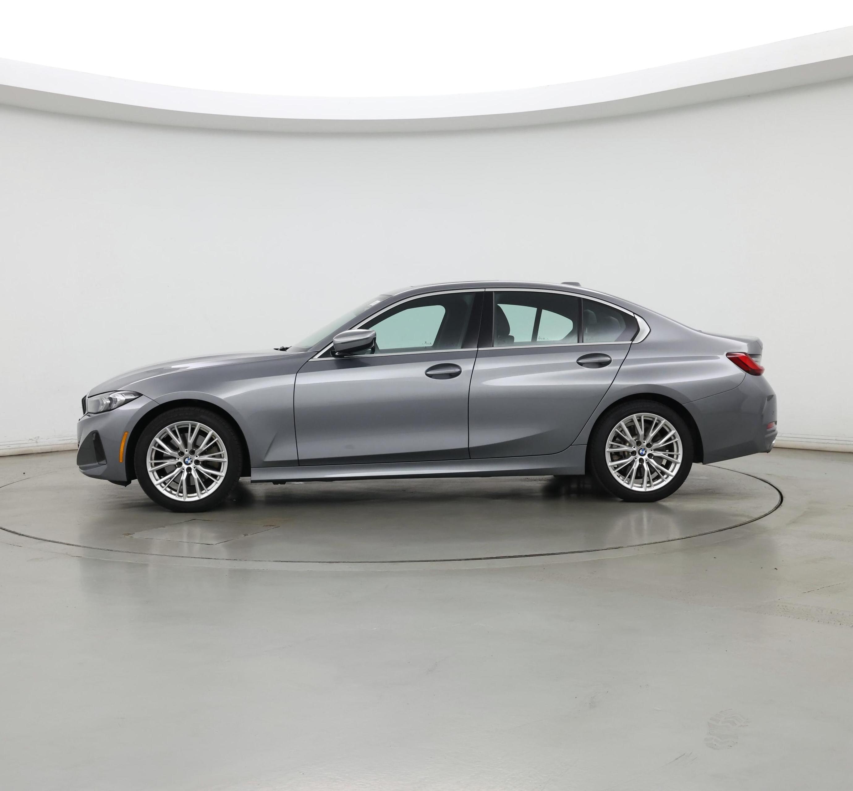 Thumbnail: 2024 BMW 3 Series - 3