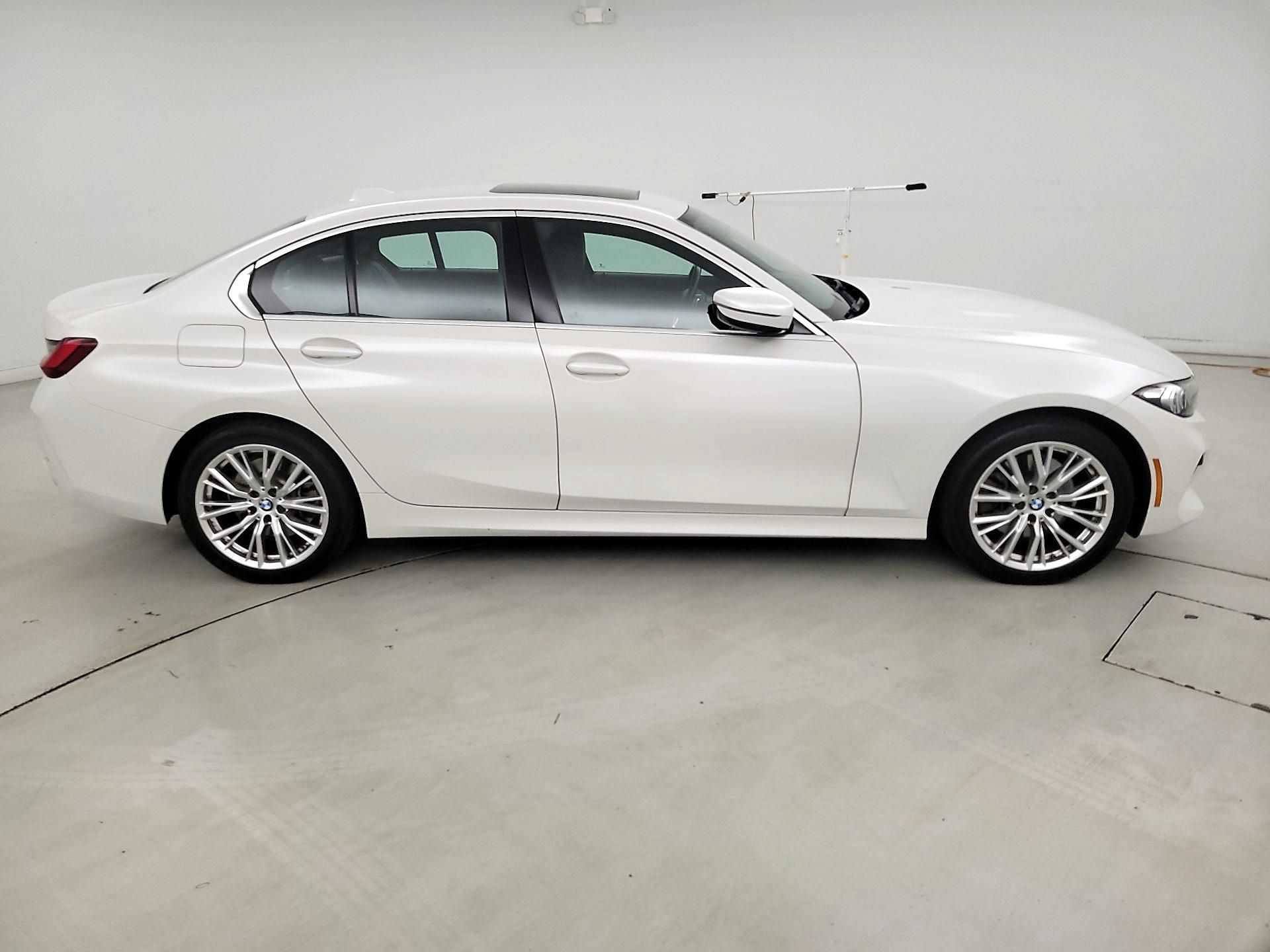 Thumbnail: 2024 BMW 3 Series - 4