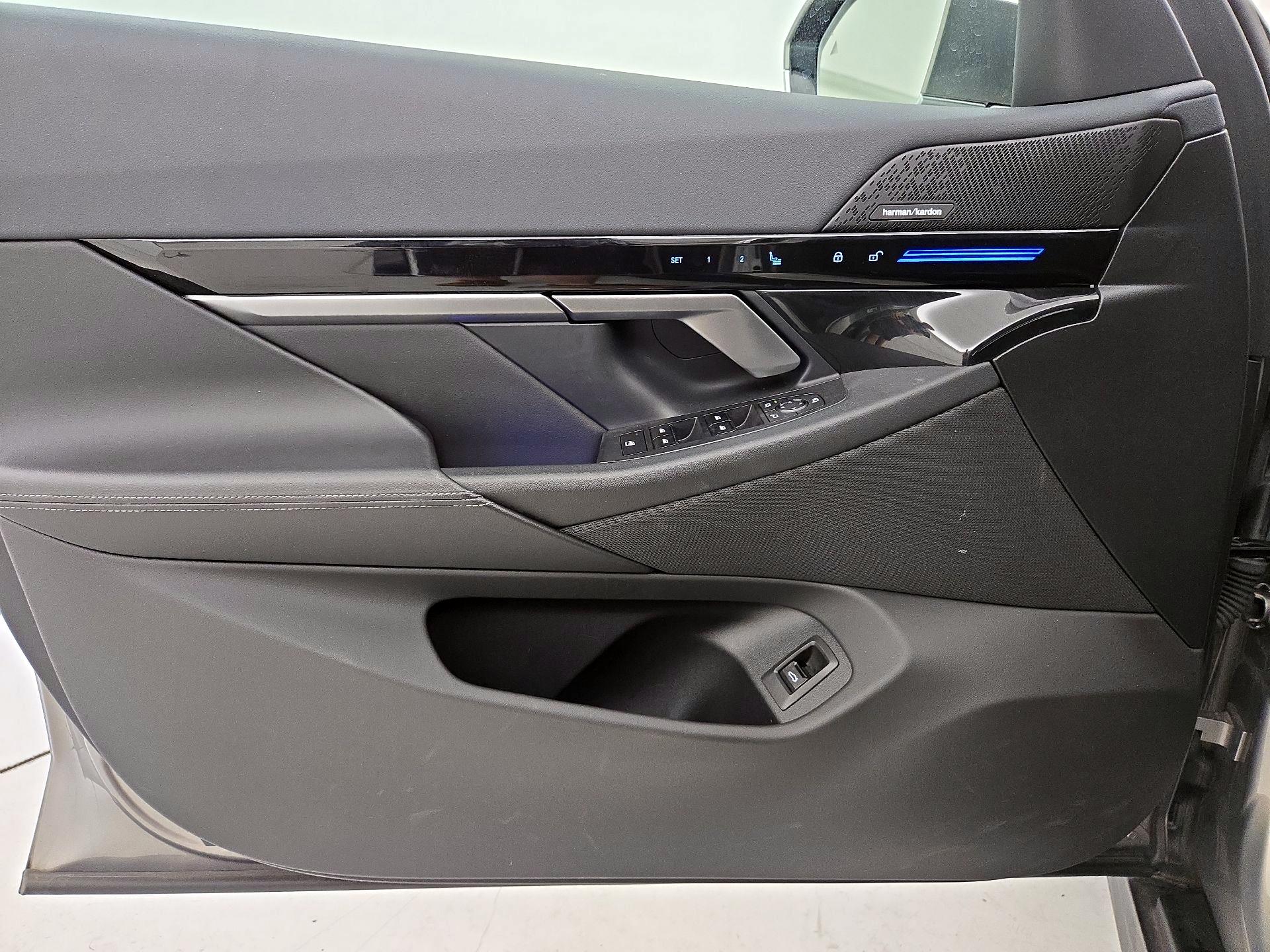 Thumbnail: 2024 BMW 5 Series - 12