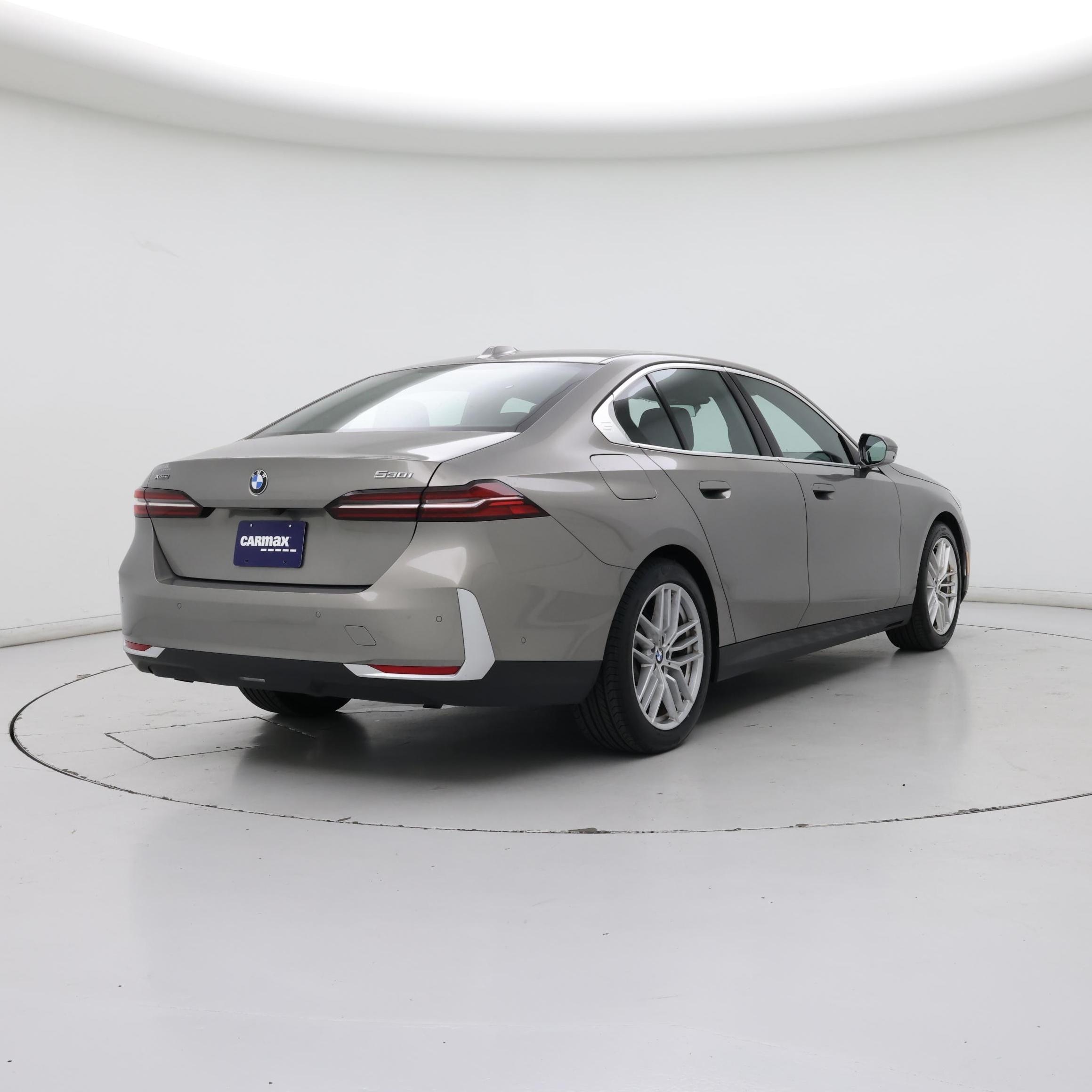 Thumbnail: 2024 BMW 5 Series - 8