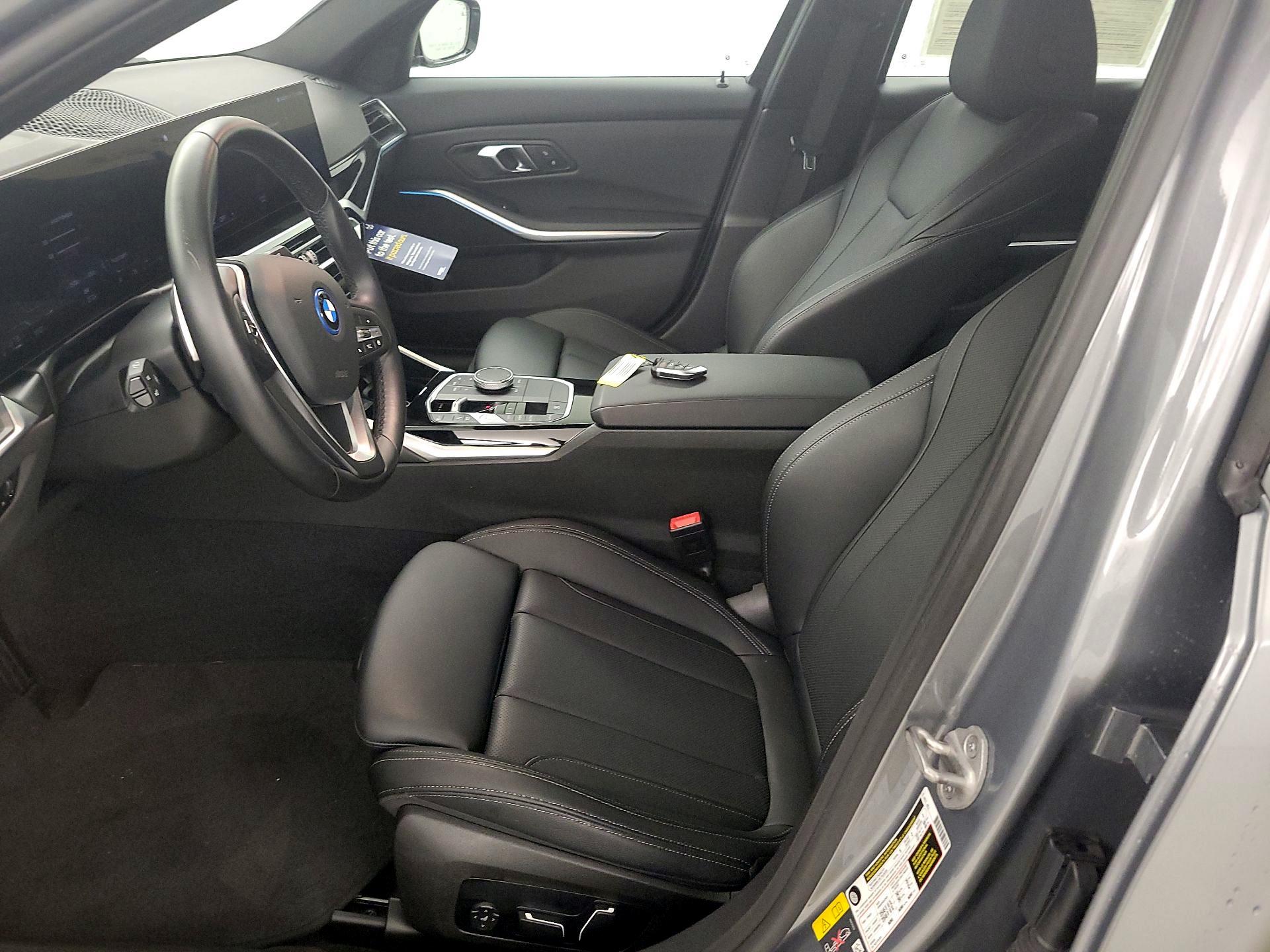 Thumbnail: 2024 BMW 3 Series - 9