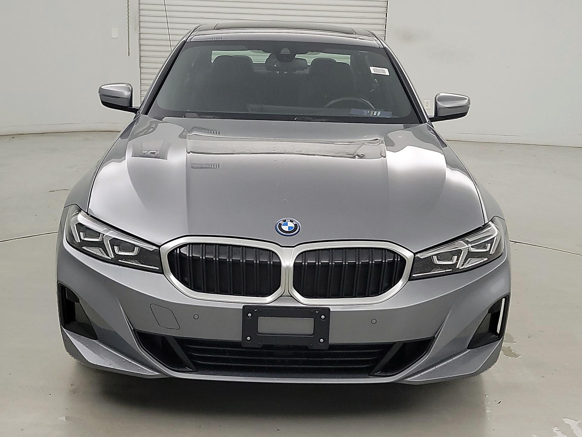 Thumbnail: 2024 BMW 3 Series - 2