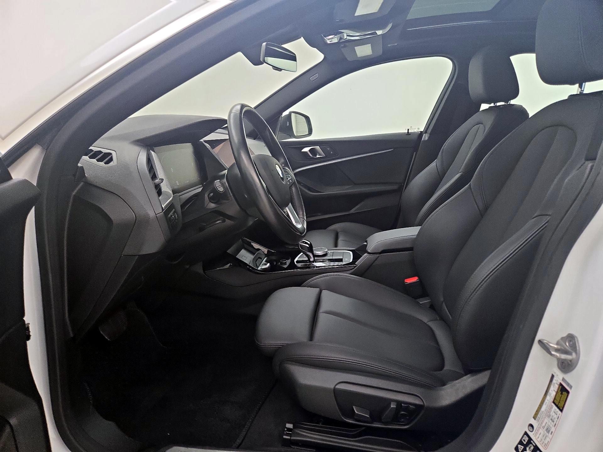 Thumbnail: 2024 BMW 2 Series - 11