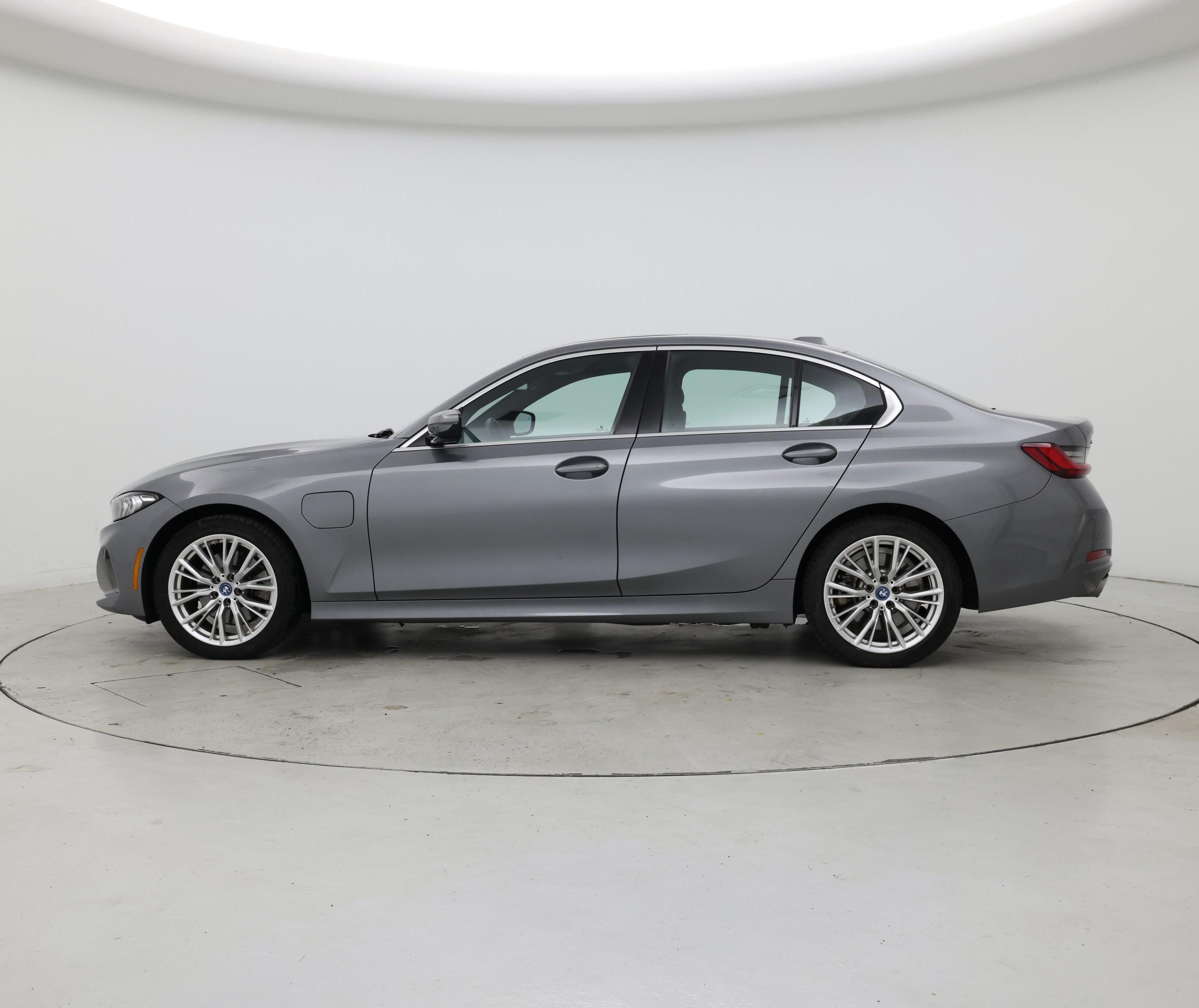 Thumbnail: 2024 BMW 3 Series - 3