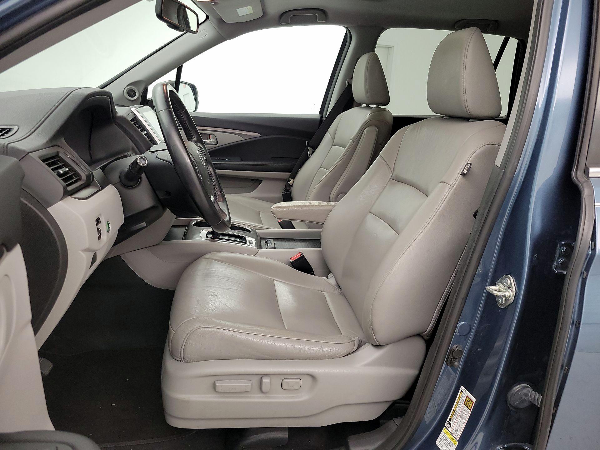 Thumbnail: 2016 Honda Pilot - 11