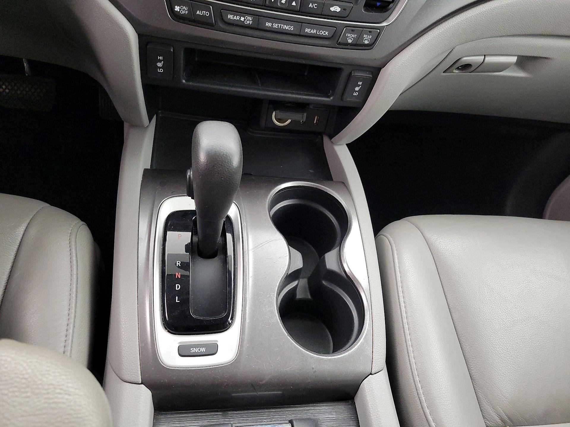 Thumbnail: 2016 Honda Pilot - 17