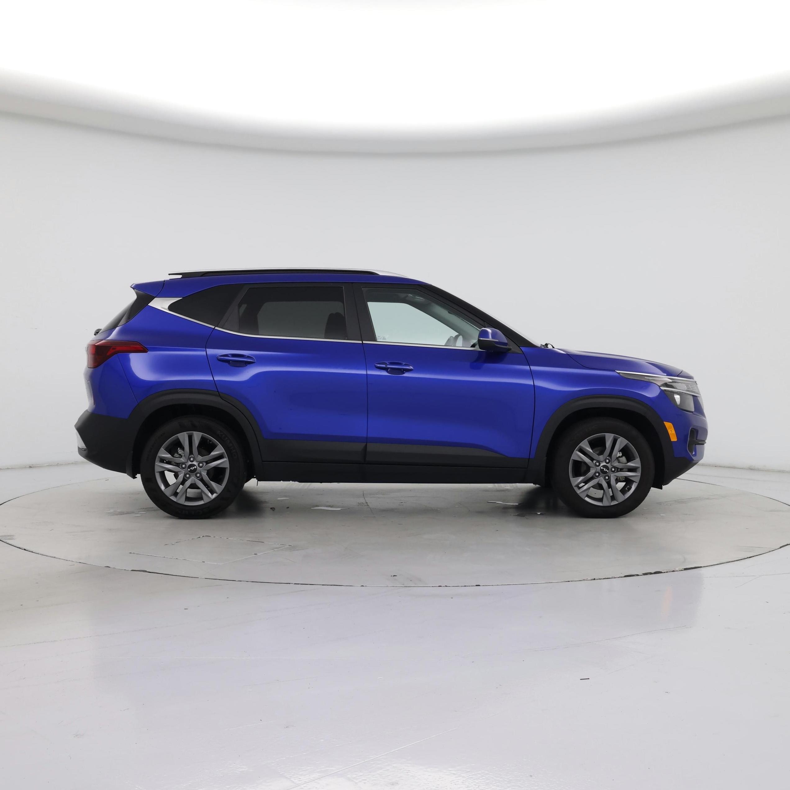 Thumbnail: 2023 Kia Seltos - 7