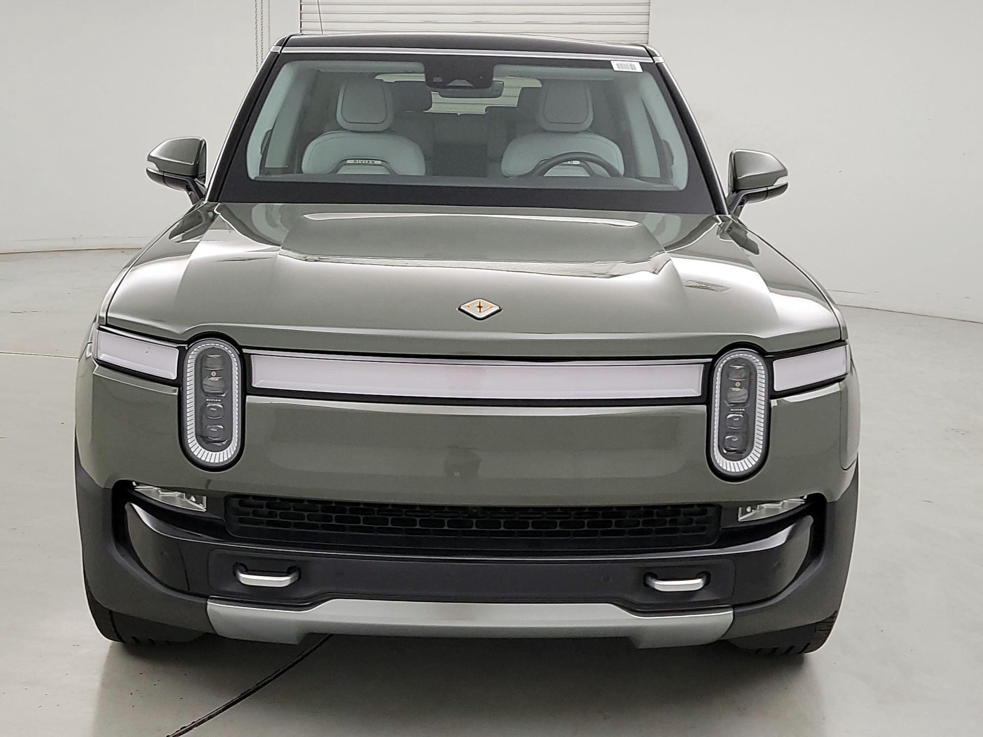 Thumbnail: 2023 Rivian R1S - 2