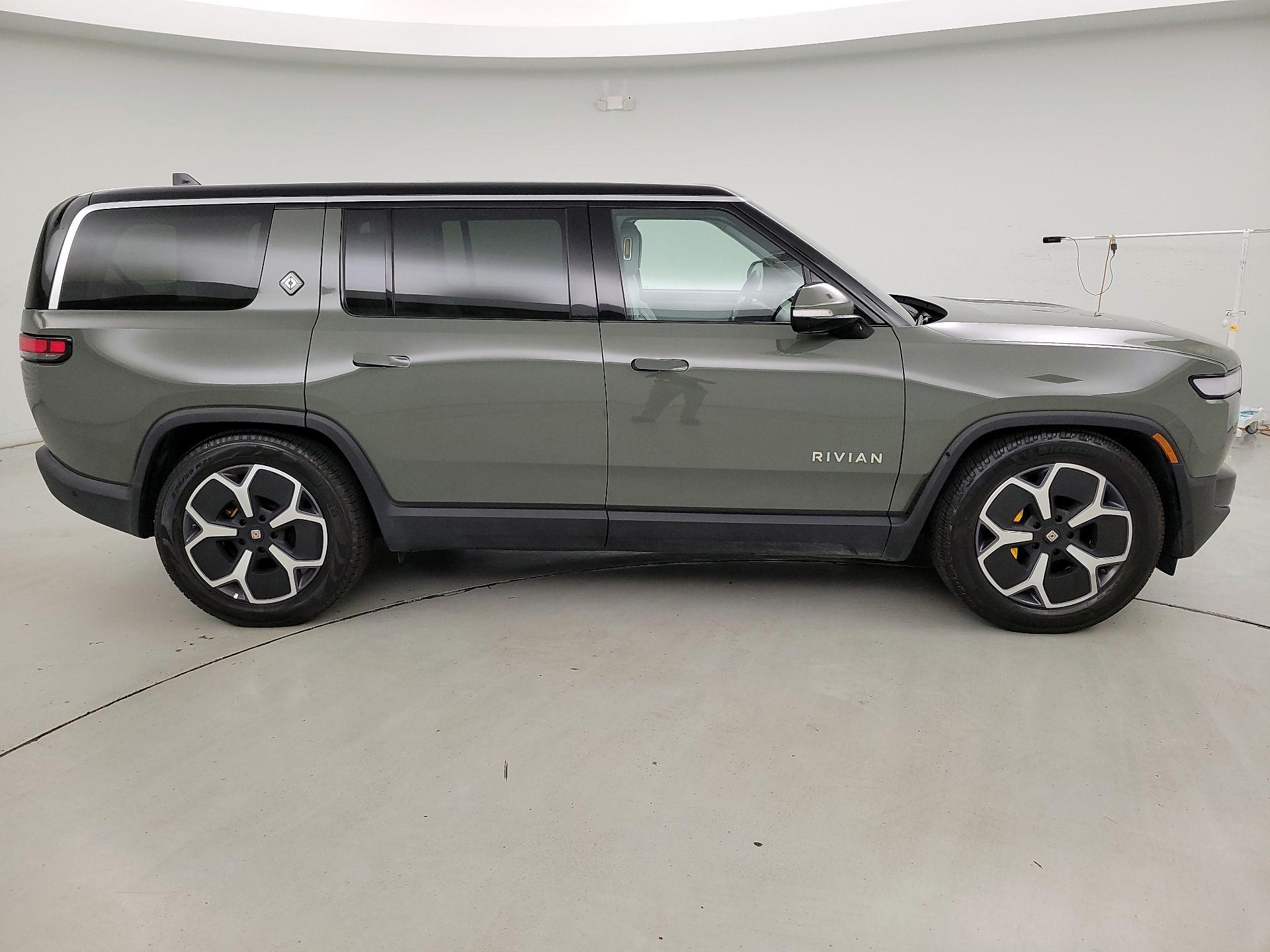 Thumbnail: 2023 Rivian R1S - 4