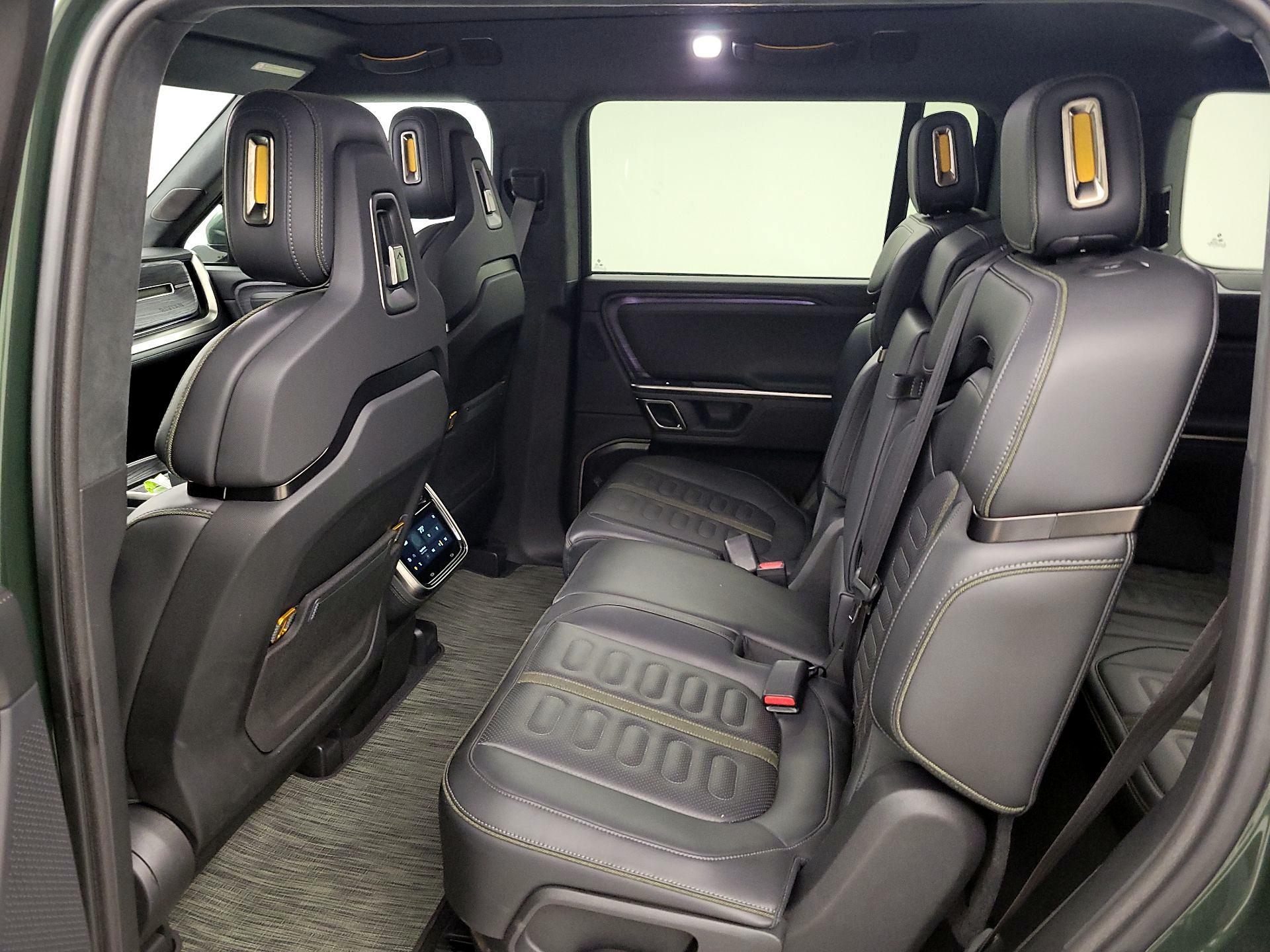 Thumbnail: 2024 Rivian R1S - 18