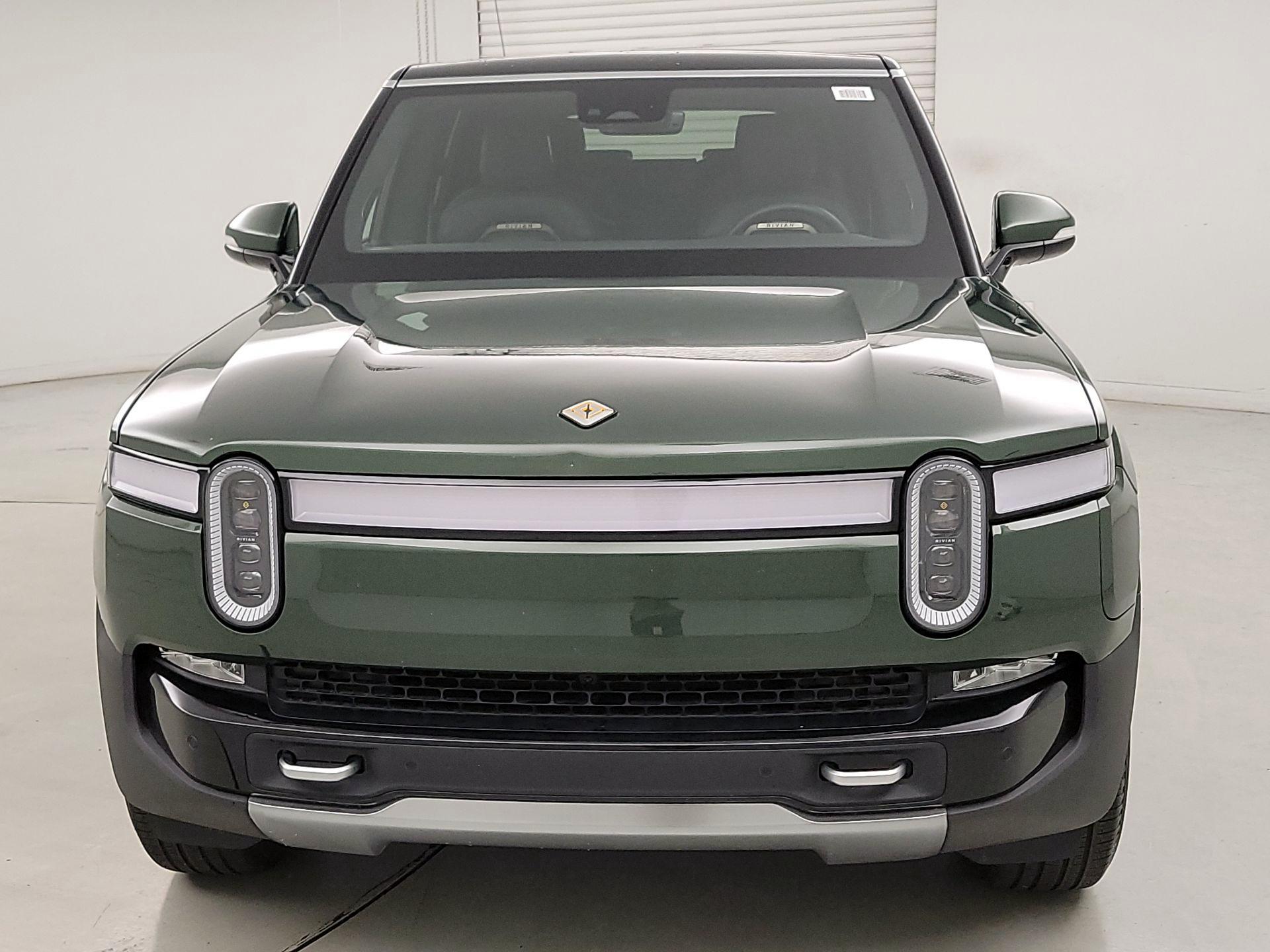 Thumbnail: 2024 Rivian R1S - 2