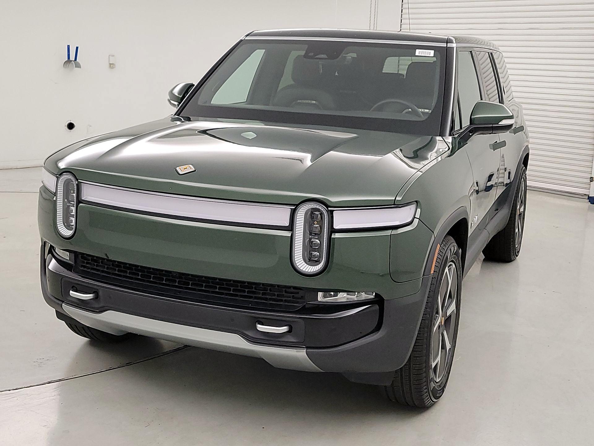 Thumbnail: 2024 Rivian R1S - 3