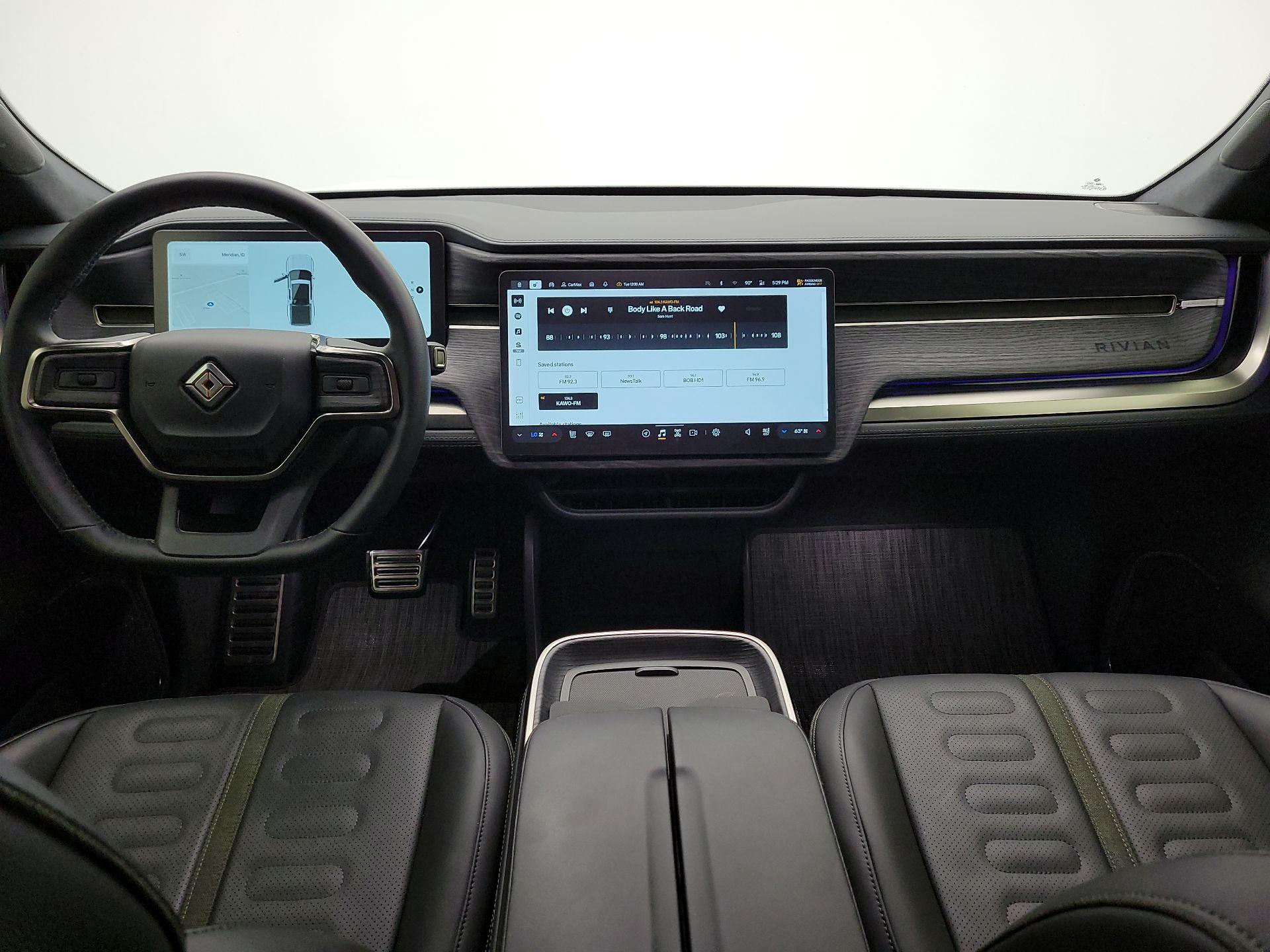Thumbnail: 2023 Rivian R1T - 9