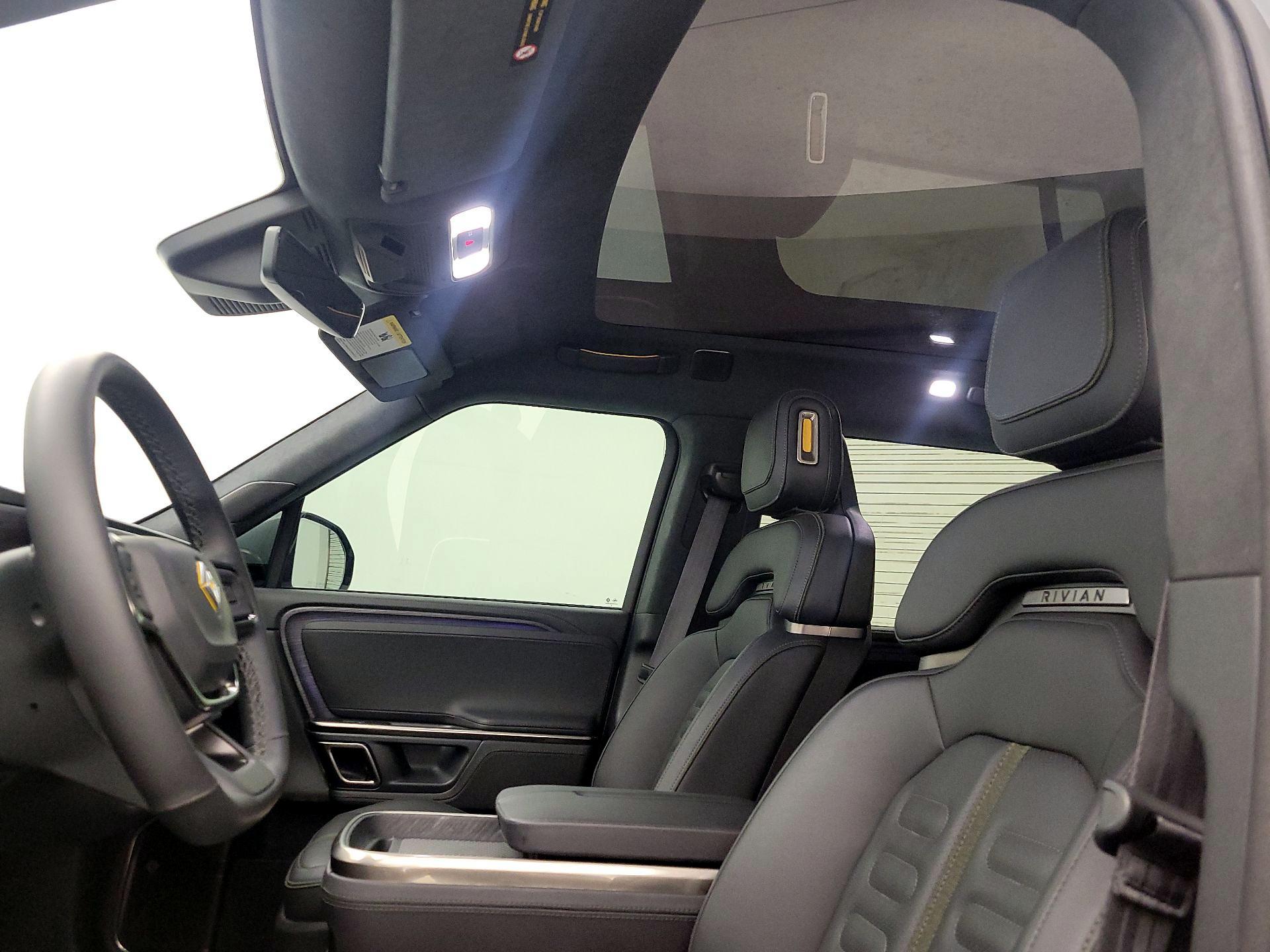 Thumbnail: 2023 Rivian R1S - 18