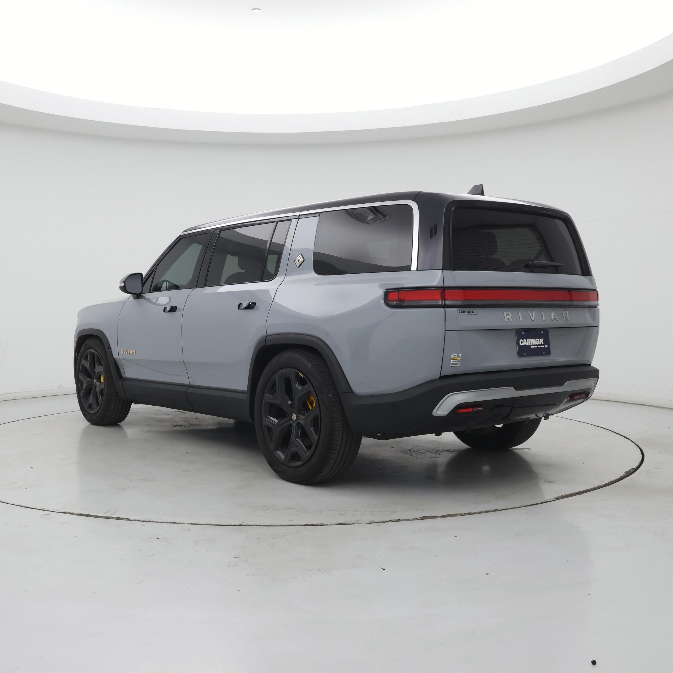 Thumbnail: 2023 Rivian R1S - 2