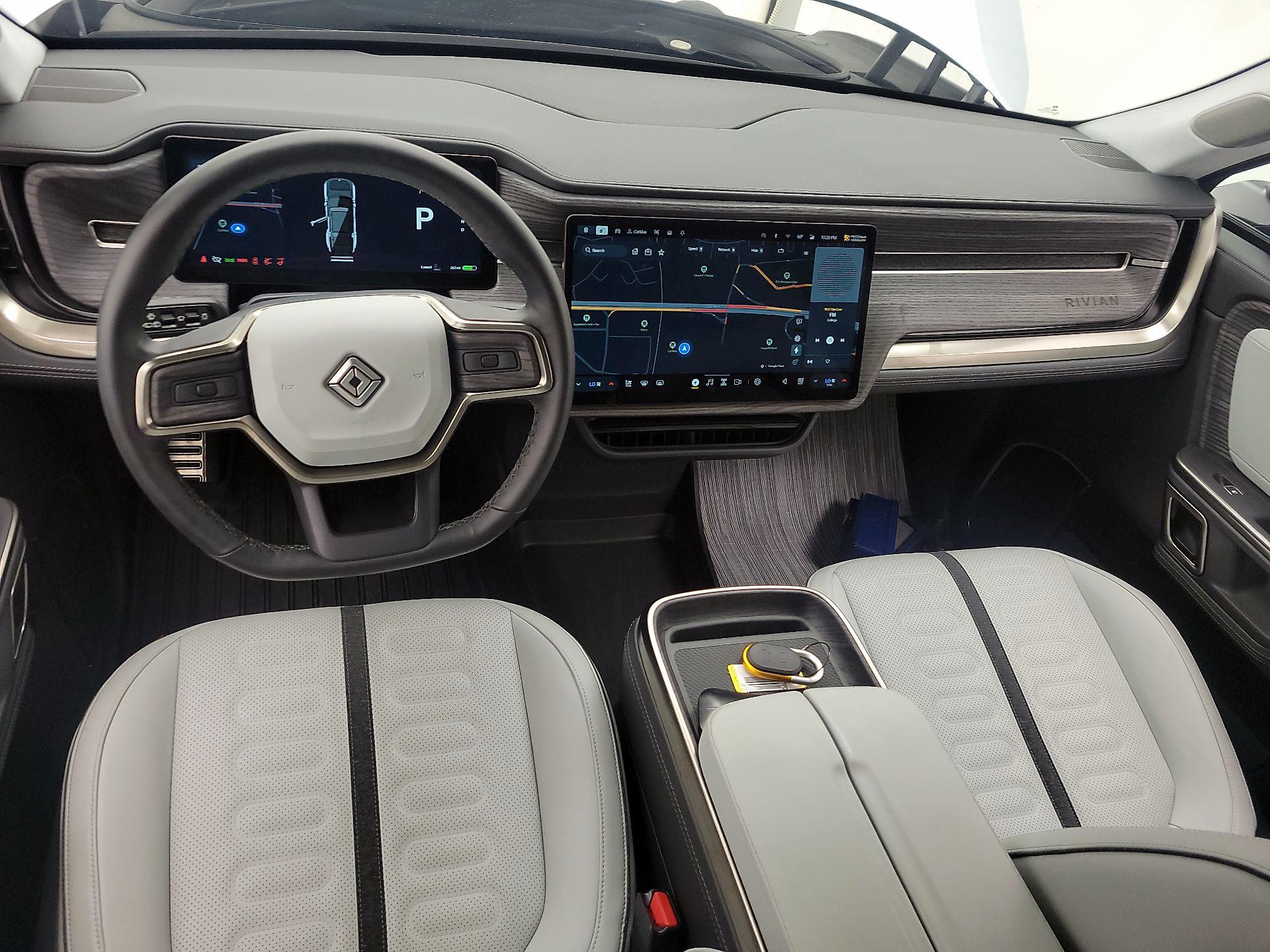 Thumbnail: 2024 Rivian R1S - 9