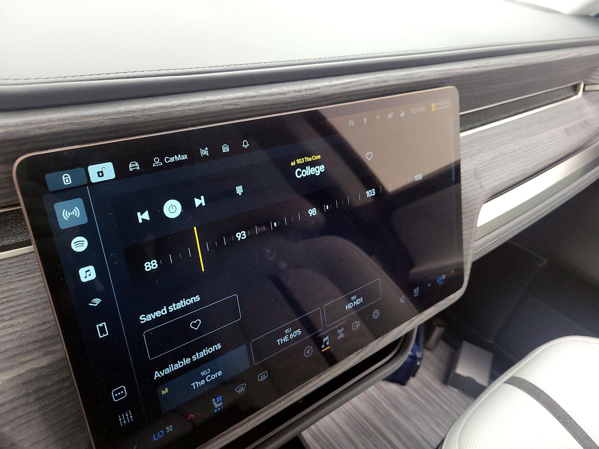 Thumbnail: 2024 Rivian R1S - 15