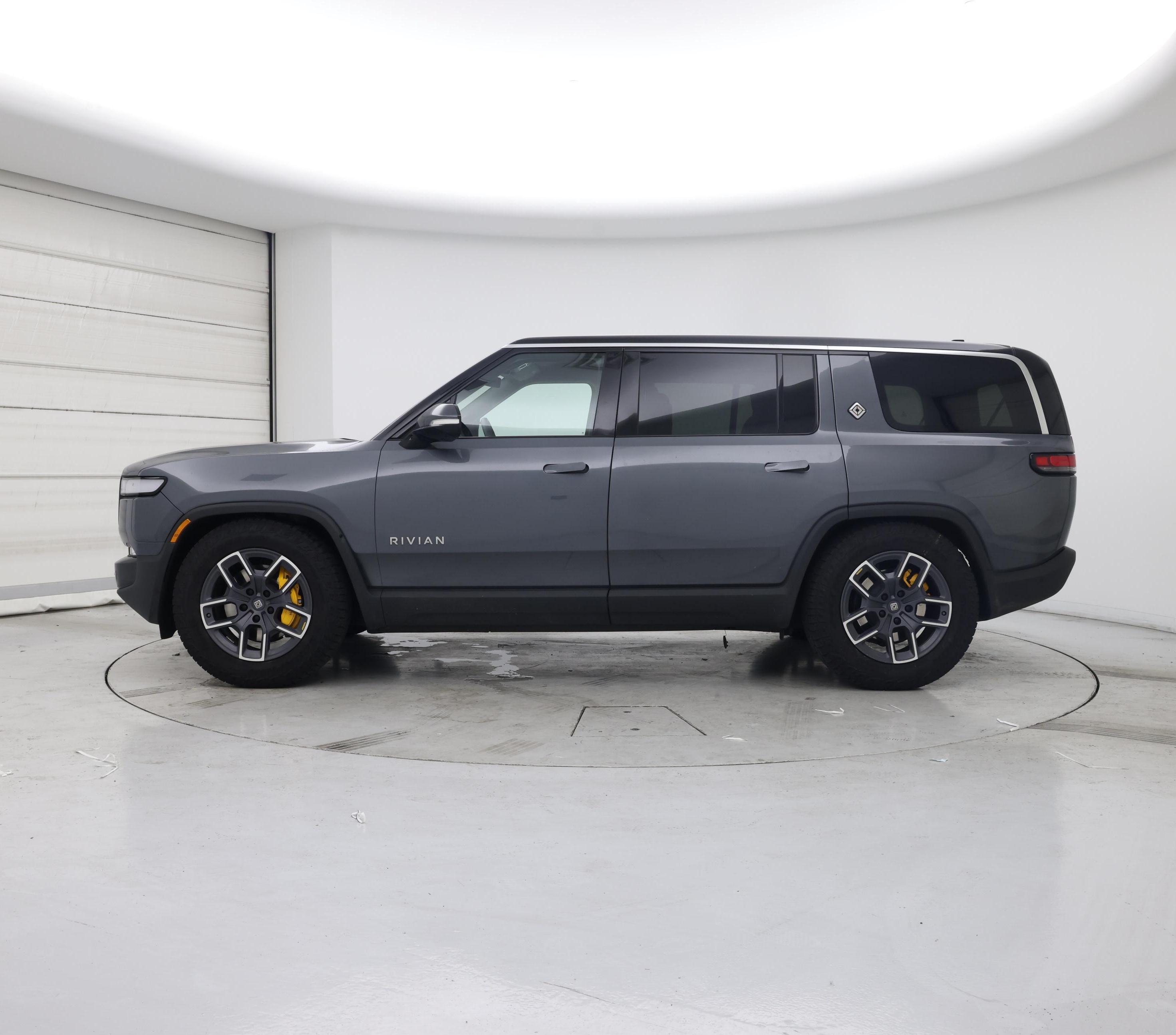 Thumbnail: 2023 Rivian R1S - 3
