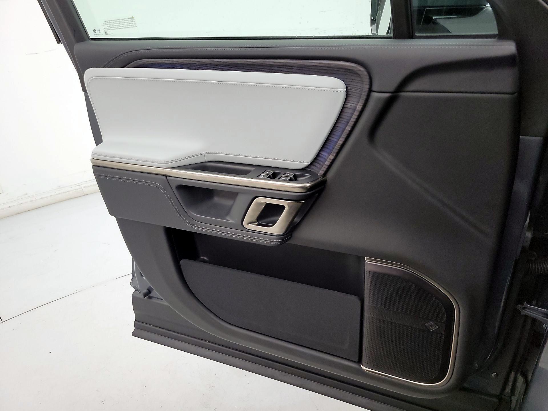 Thumbnail: 2023 Rivian R1S - 12