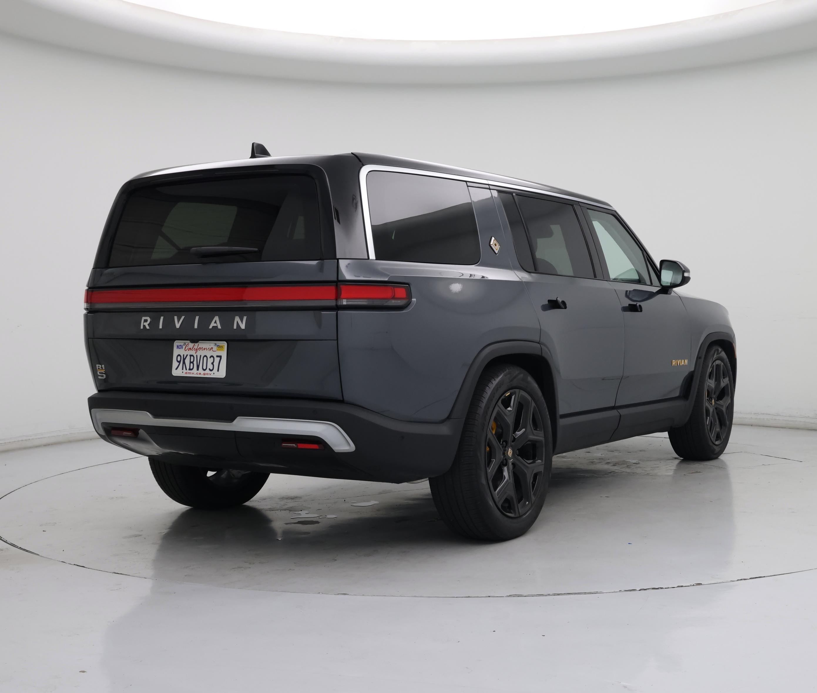 Thumbnail: 2023 Rivian R1S - 8