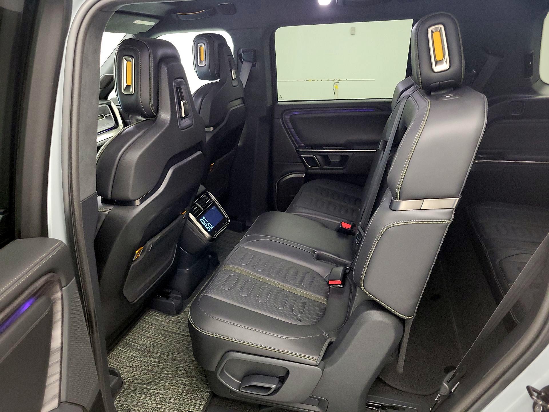 Thumbnail: 2022 Rivian R1S - 18