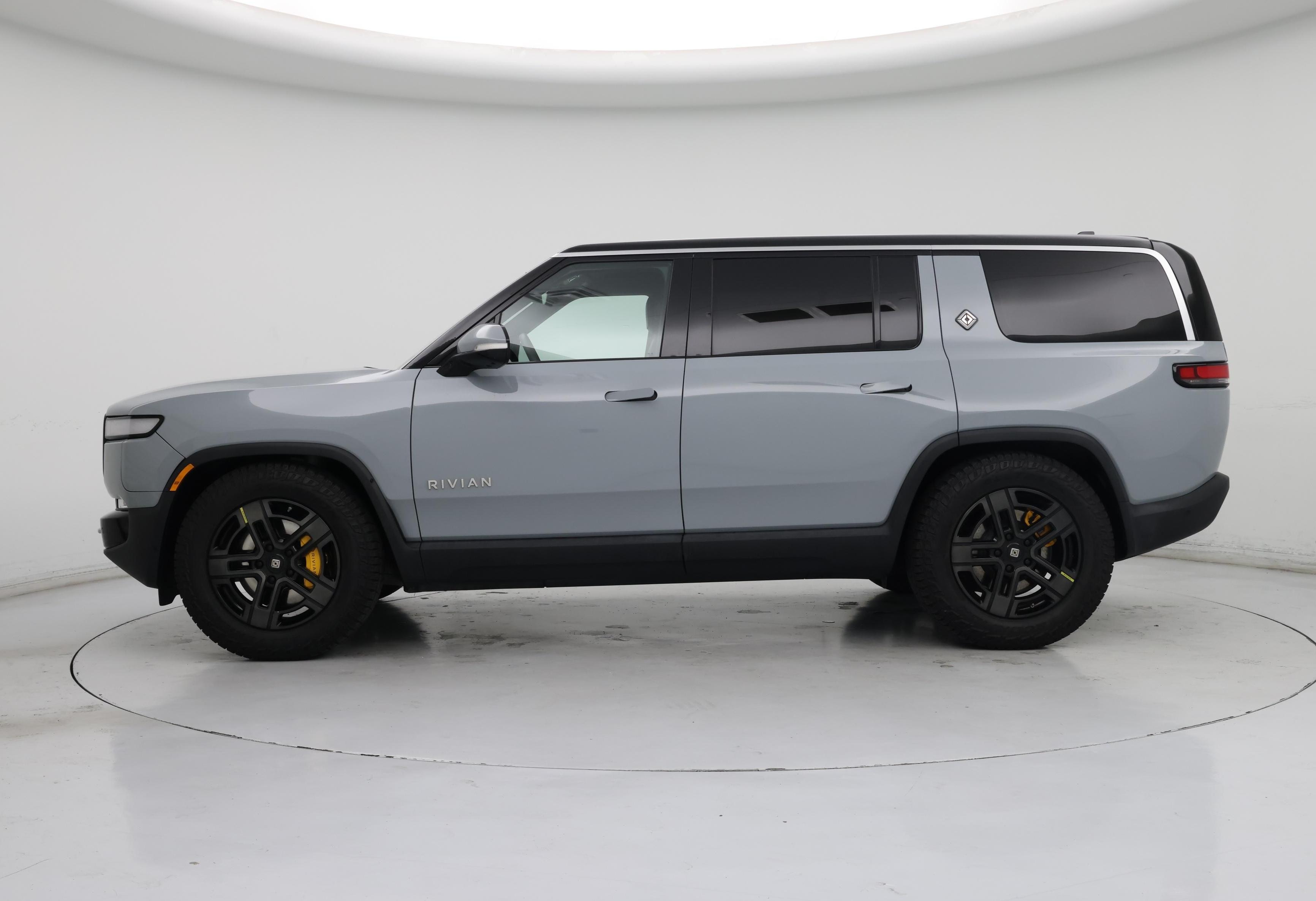Thumbnail: 2022 Rivian R1S - 3