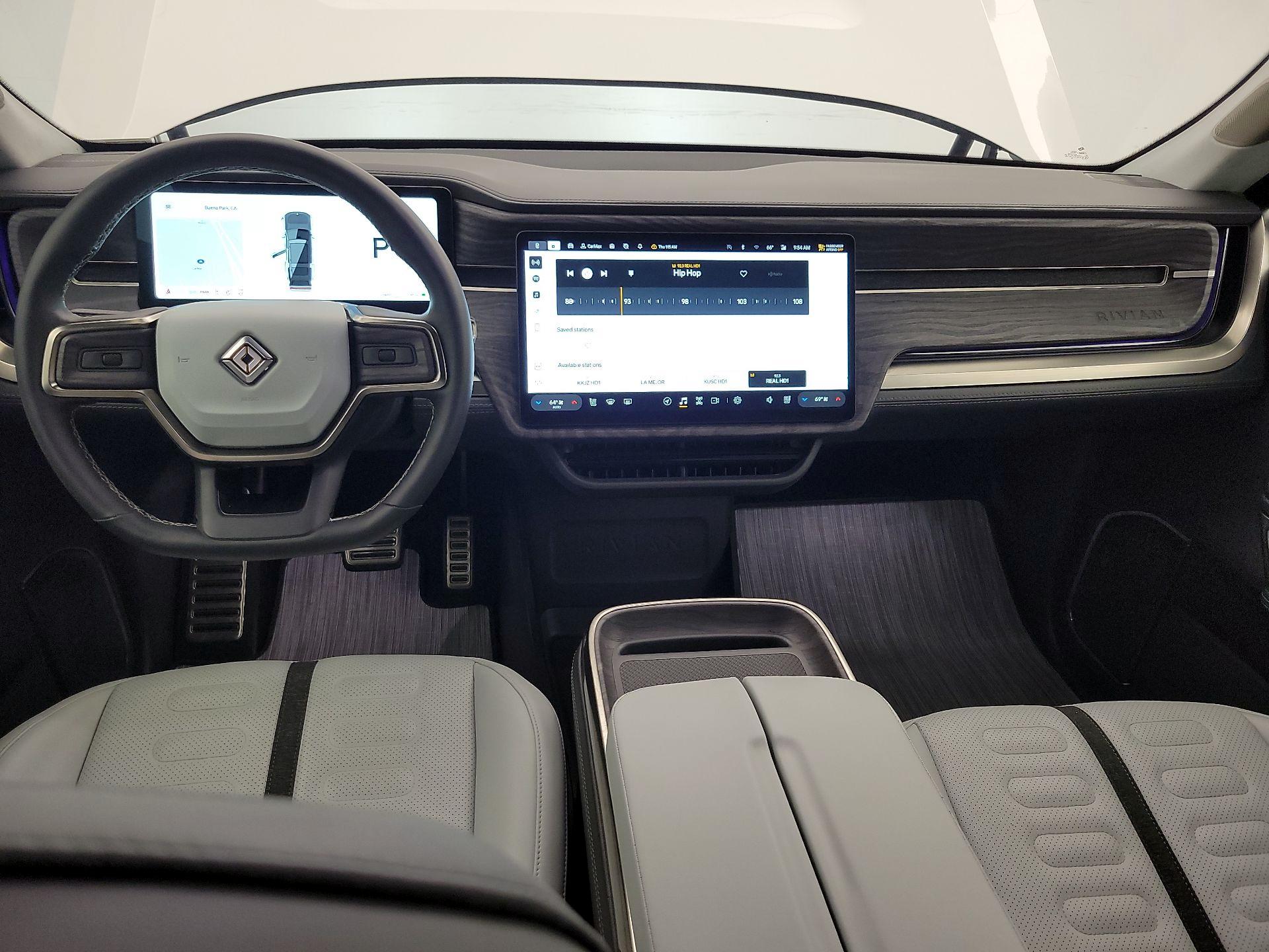 Thumbnail: 2023 Rivian R1S - 9