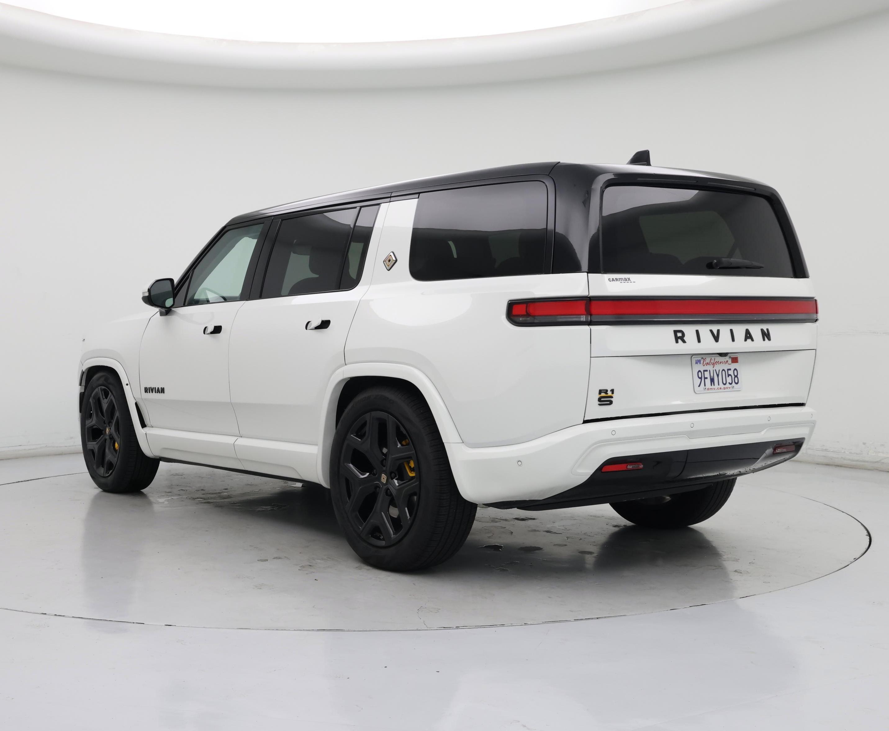 Thumbnail: 2023 Rivian R1S - 2